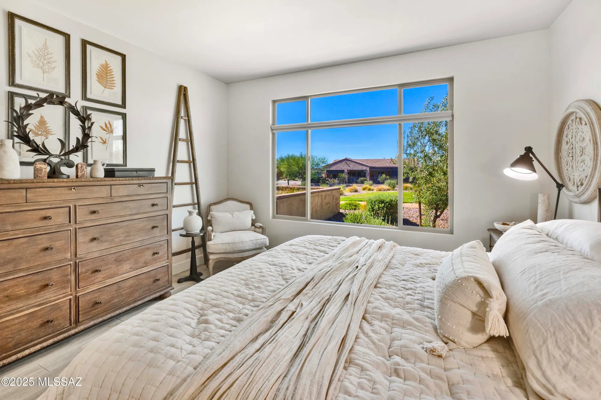 Property Slideshow image 11 of 41 | 30786 s sand hurst ln, Oracle, AZ, 85623