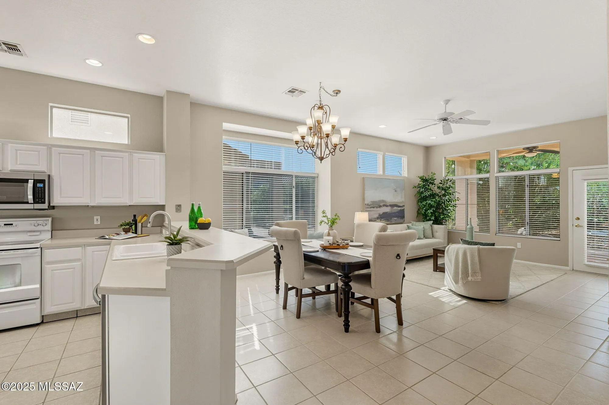 Property Slideshow image 9 of 40 | 13853 n lobelia way, Oro Valley, AZ, 85755