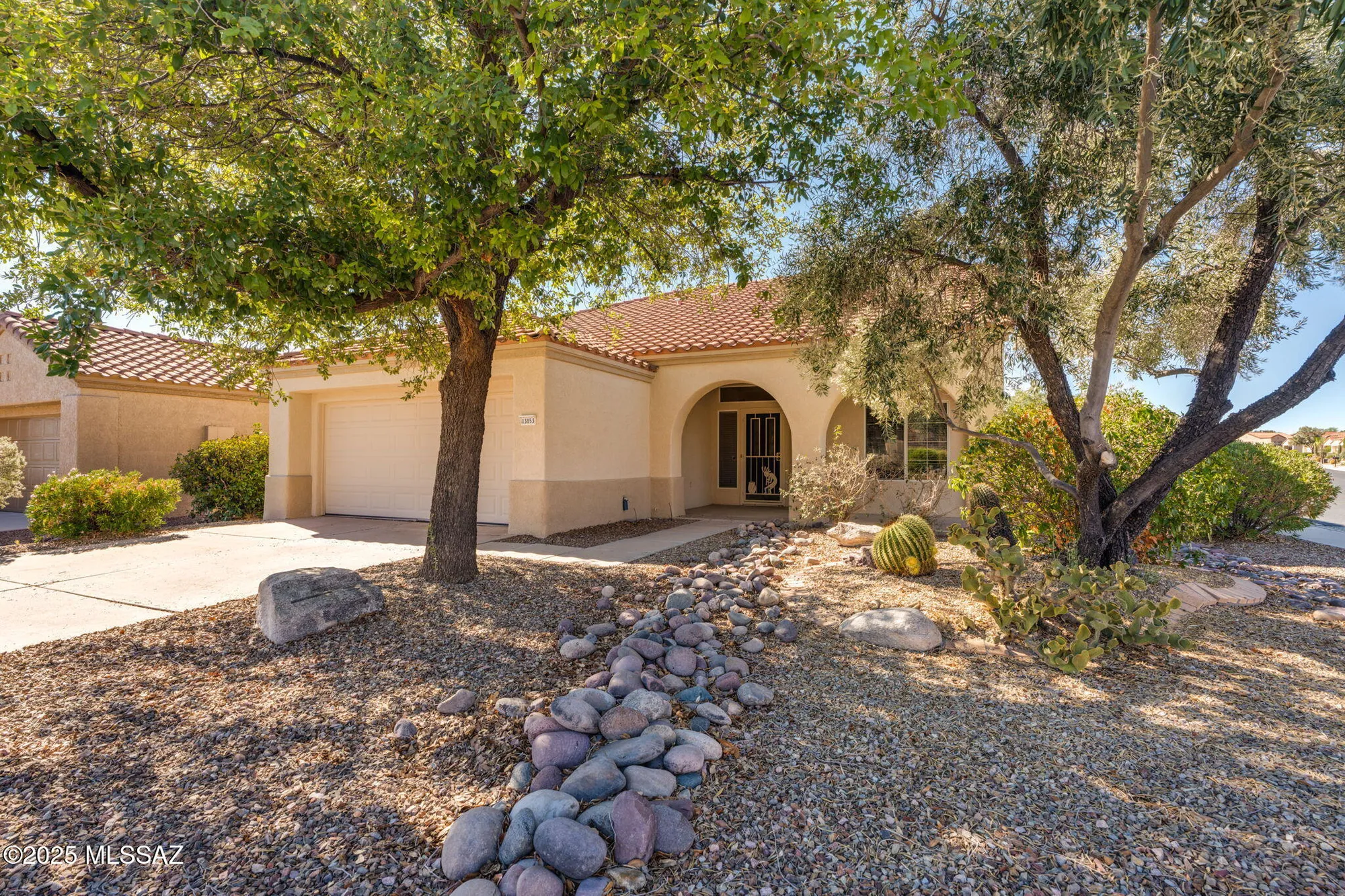 Property Slideshow image 1 of 40 | 13853 n lobelia way, Oro Valley, AZ, 85755