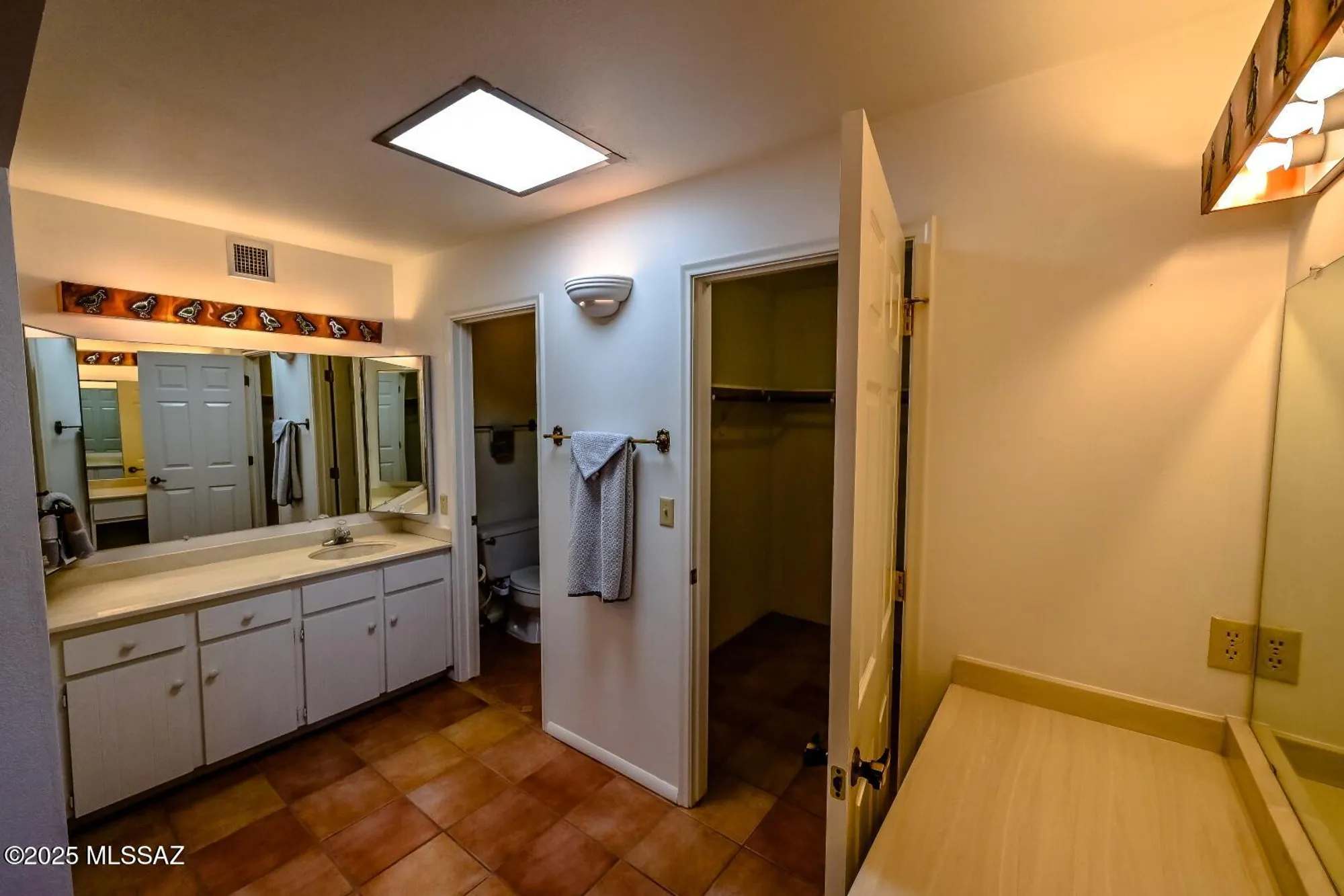 Property Slideshow image 25 of 37 | 934 n abrego dr, Green Valley, AZ, 85614