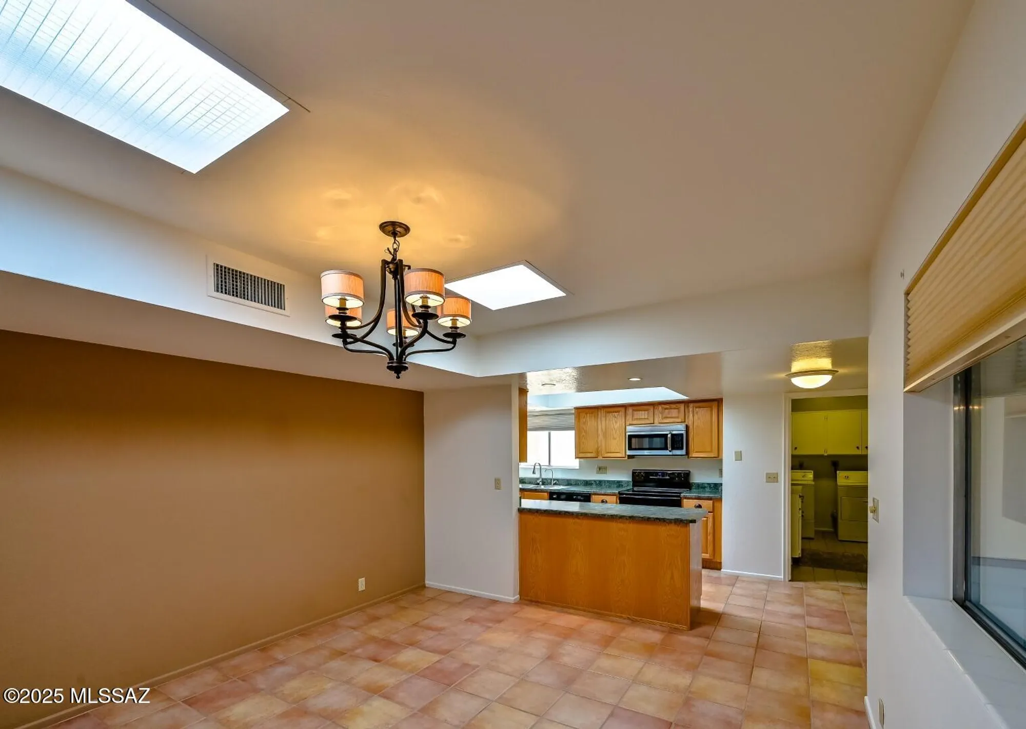 Property Slideshow image 8 of 37 | 934 n abrego dr, Green Valley, AZ, 85614