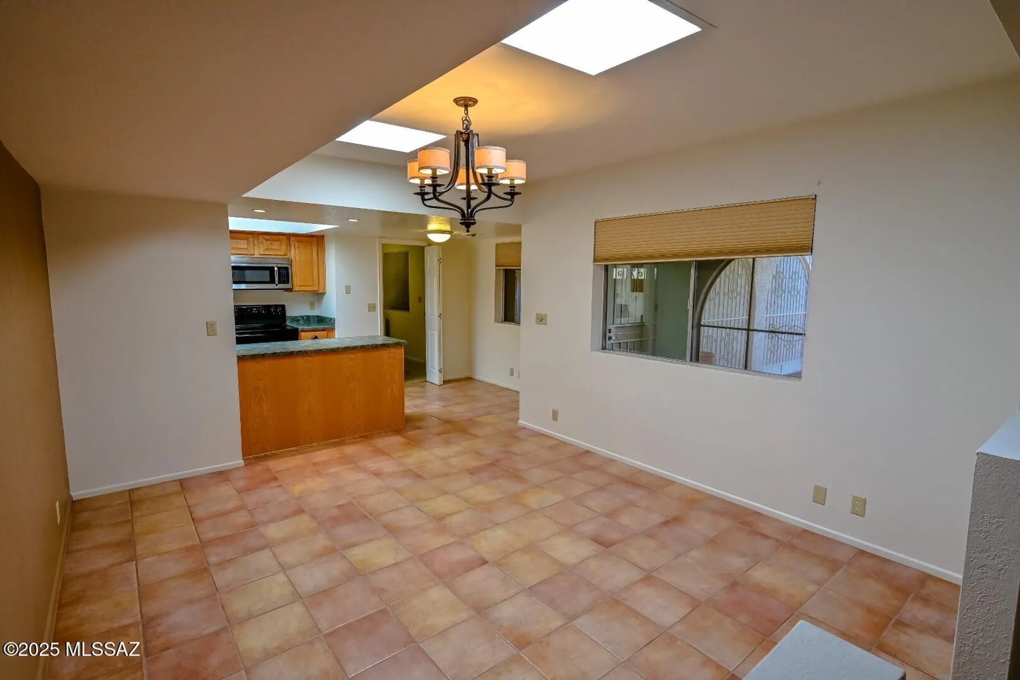 Property Slideshow image 9 of 37 | 934 n abrego dr, Green Valley, AZ, 85614