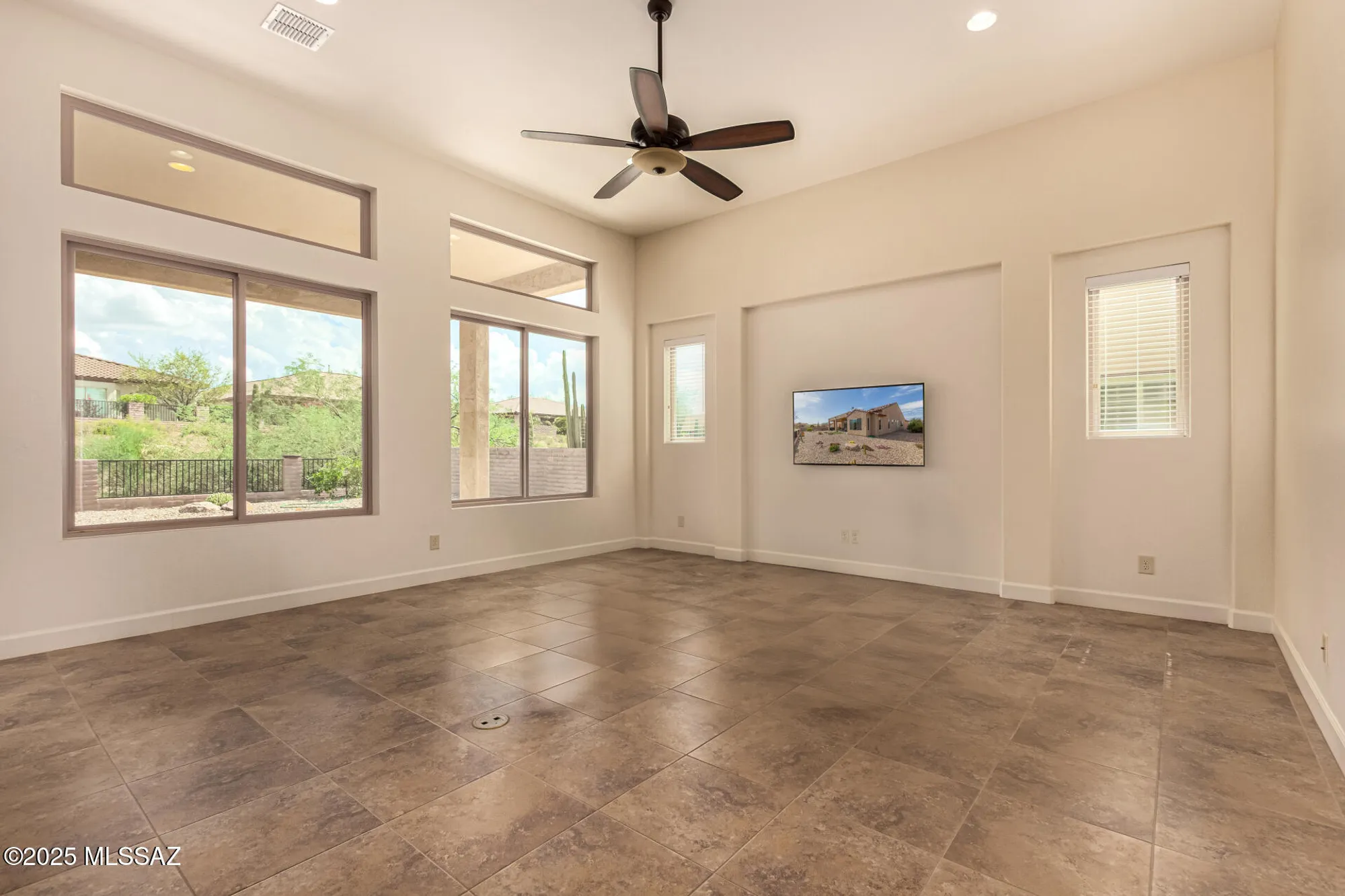 Property Slideshow image 5 of 33 | 566 n ramos ln, Green Valley, AZ, 85614