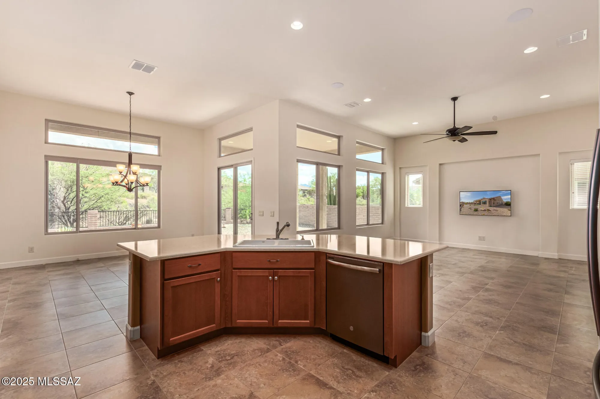 Property Slideshow image 12 of 33 | 566 n ramos ln, Green Valley, AZ, 85614