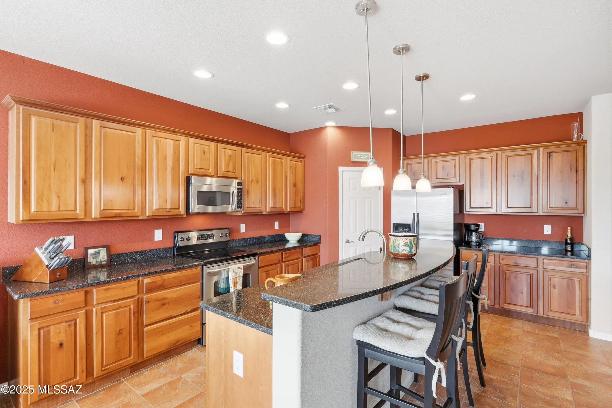 Property Slideshow image 7 of 28 | 2212 e bluejay bluff ln, Green Valley, AZ, 85614