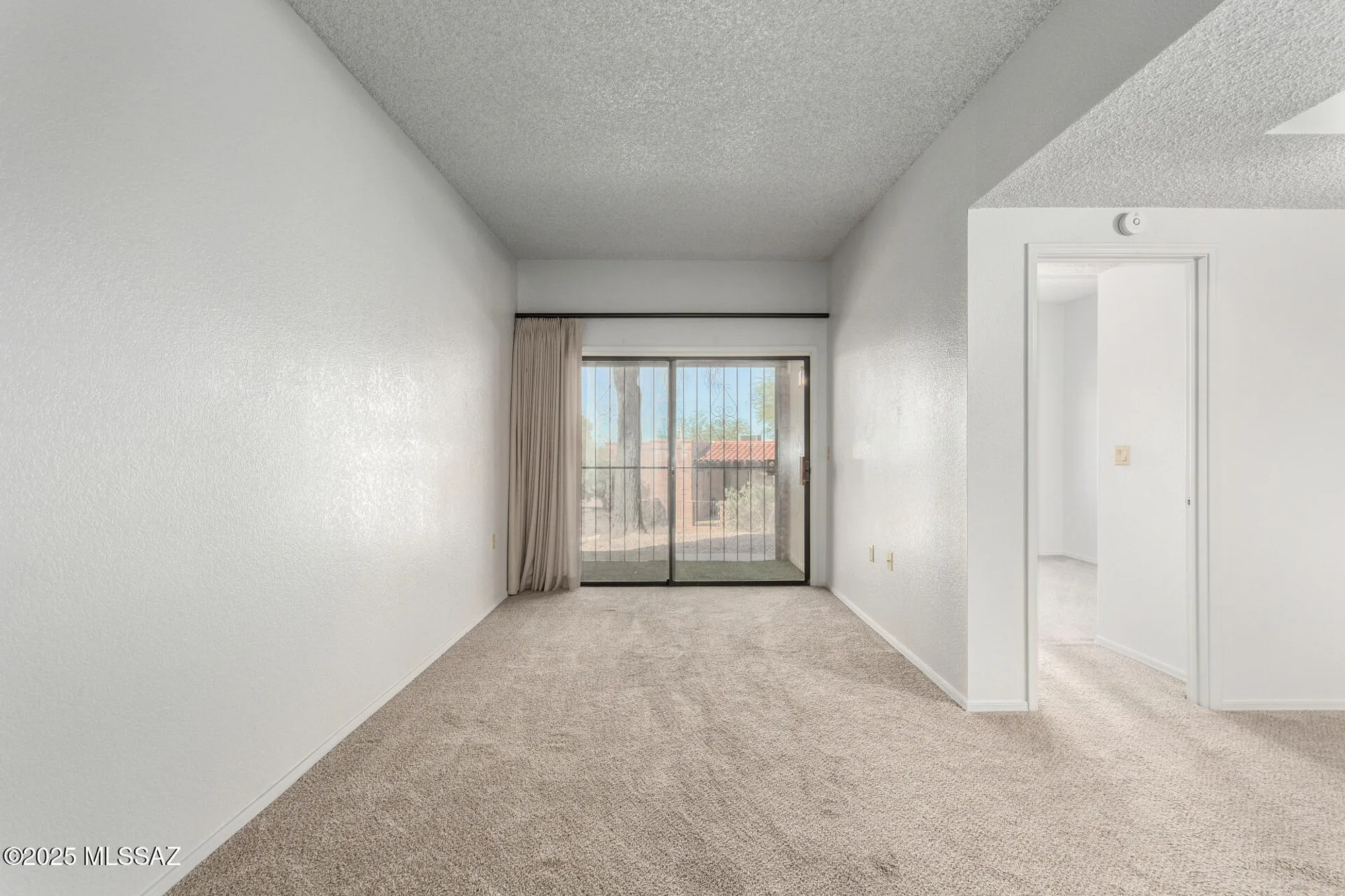 Property Slideshow image 8 of 22 | 1721 w dalehaven cir, Tucson, AZ, 85704