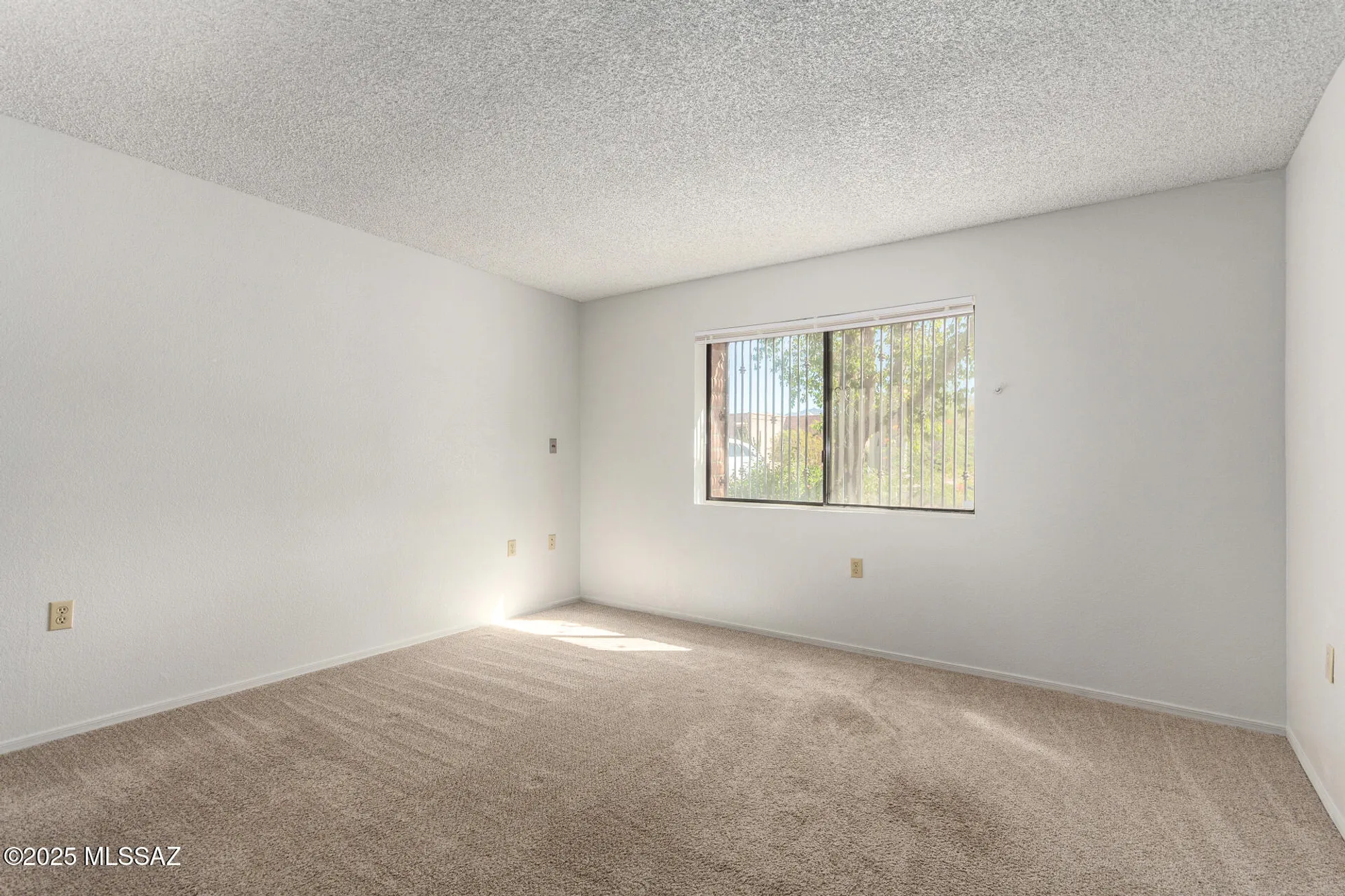 Property Slideshow image 13 of 22 | 1721 w dalehaven cir, Tucson, AZ, 85704