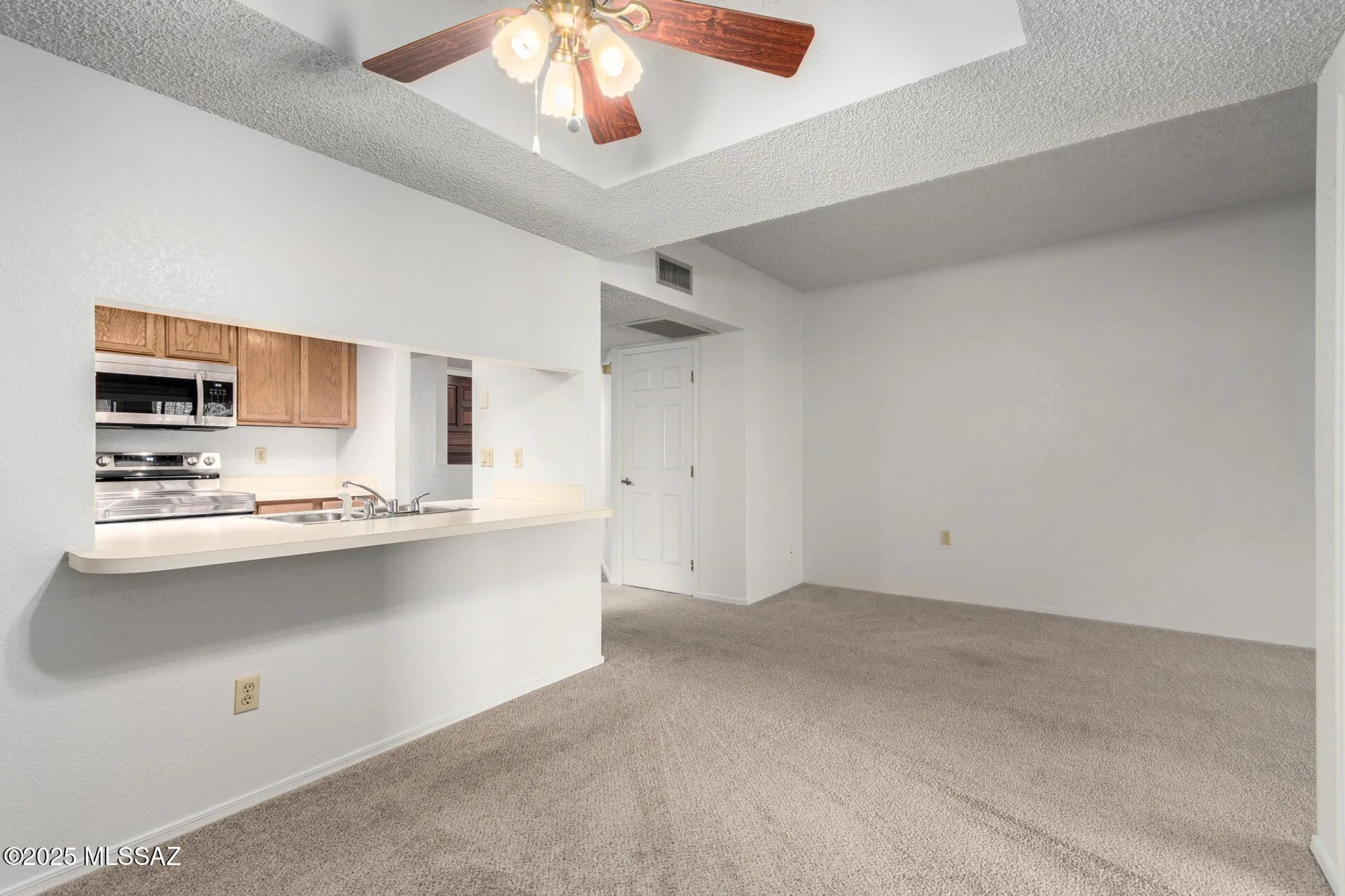 Property Slideshow image 10 of 22 | 1721 w dalehaven cir, Tucson, AZ, 85704