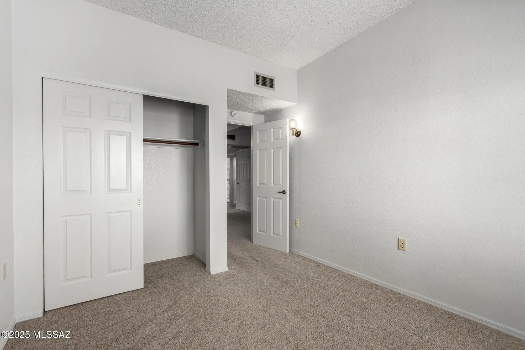 Property Slideshow image 18 of 22 | 1721 w dalehaven cir, Tucson, AZ, 85704