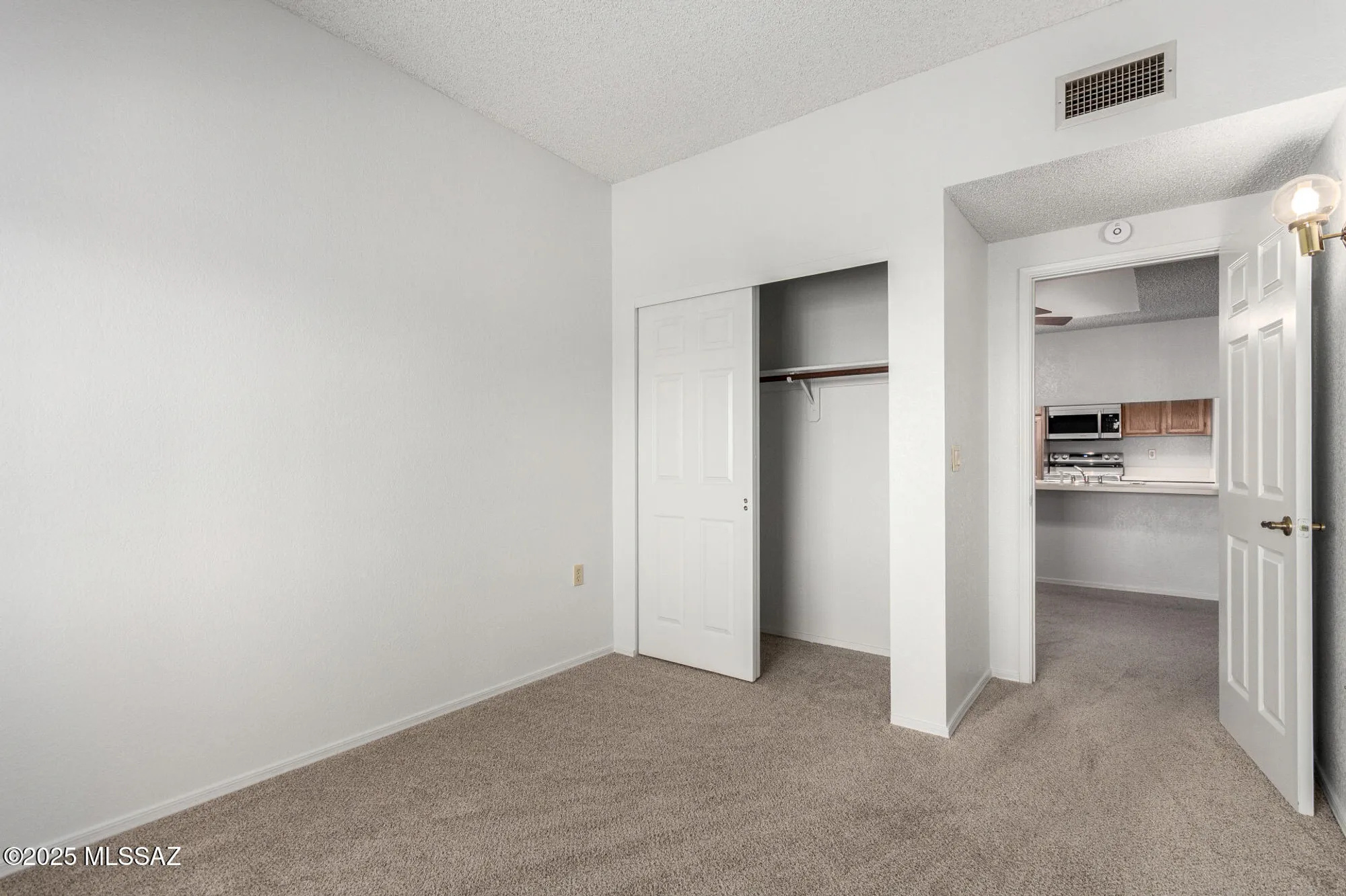 Property Slideshow image 19 of 22 | 1721 w dalehaven cir, Tucson, AZ, 85704