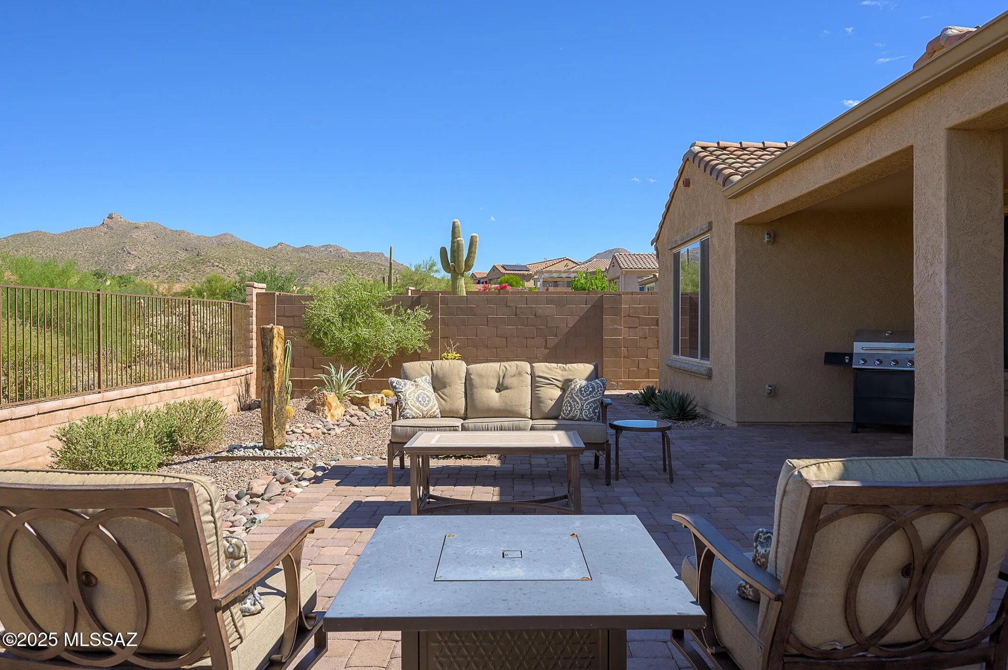 Property Slideshow image 2 of 40 | 6798 w cape royal trl, Marana, AZ, 85658