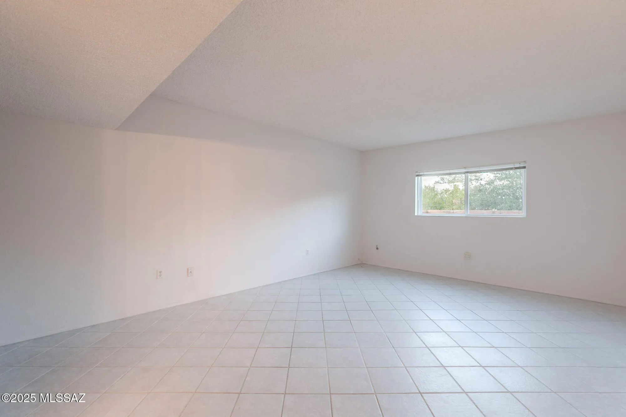 Property Slideshow image 24 of 48 | 939 s las lomas cir, Green Valley, AZ, 85614