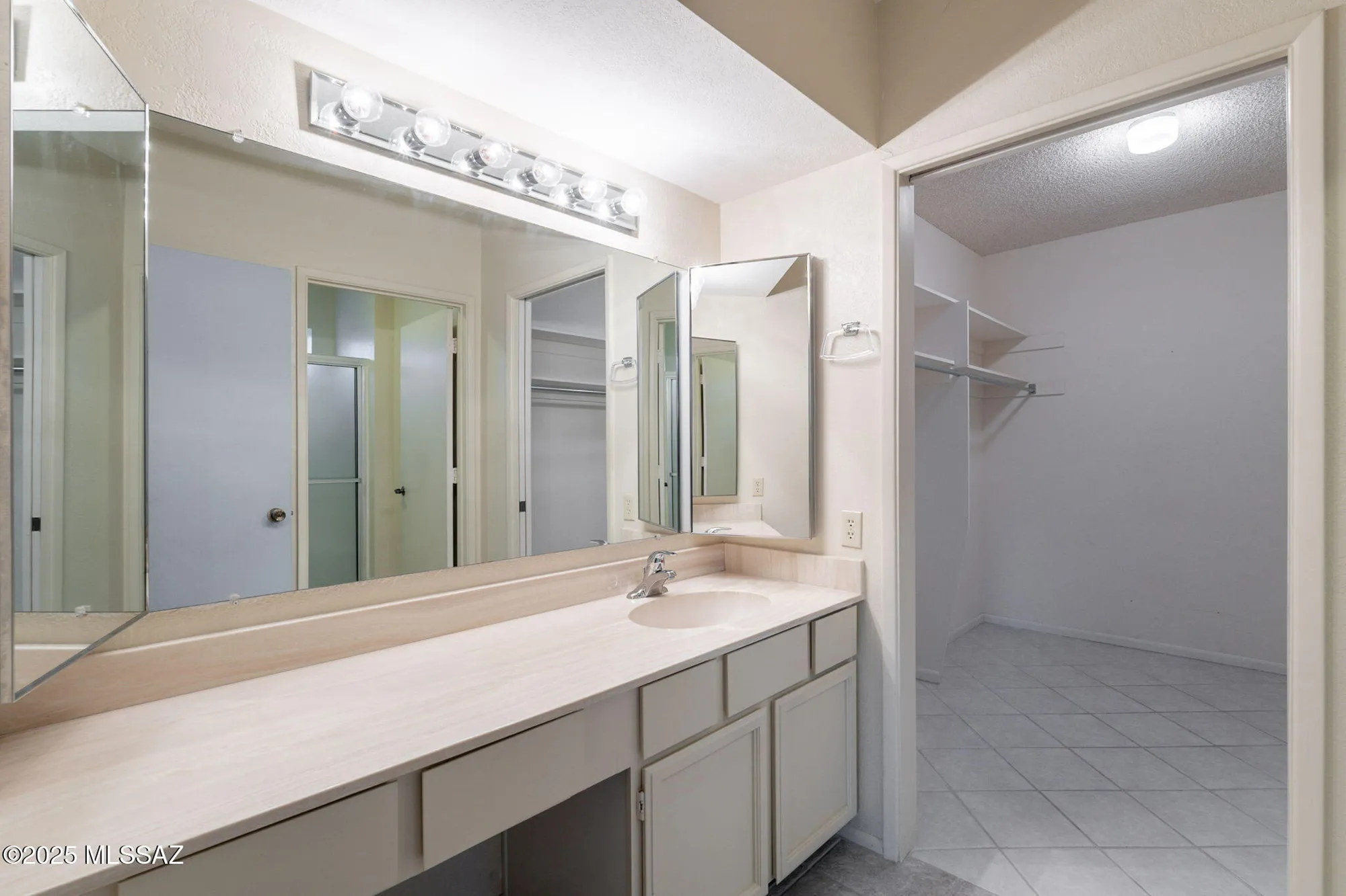 Property Slideshow image 25 of 48 | 939 s las lomas cir, Green Valley, AZ, 85614