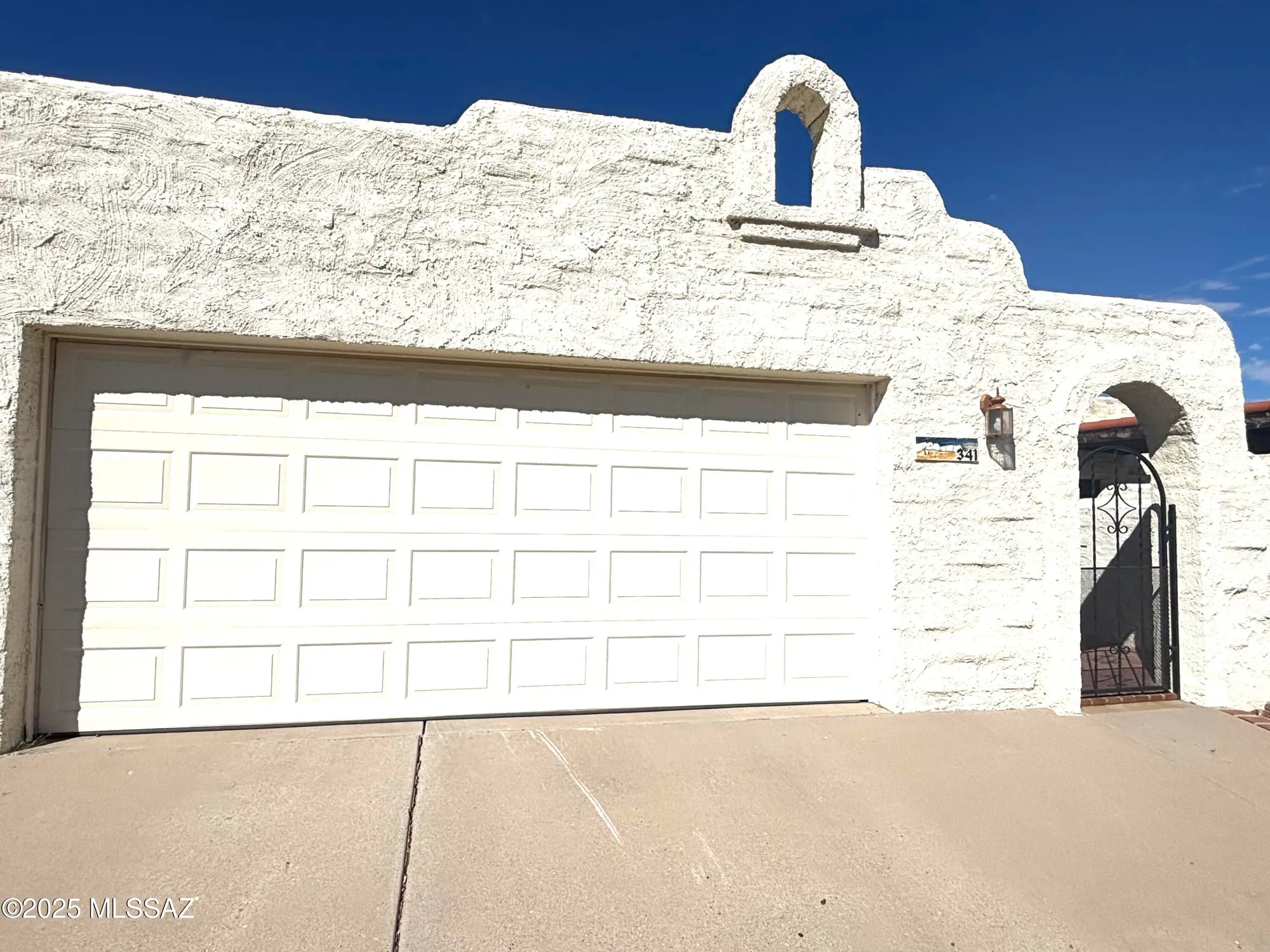 Property Slideshow image 1 of 42 | 341 e via terrenal, Green Valley, AZ, 85614