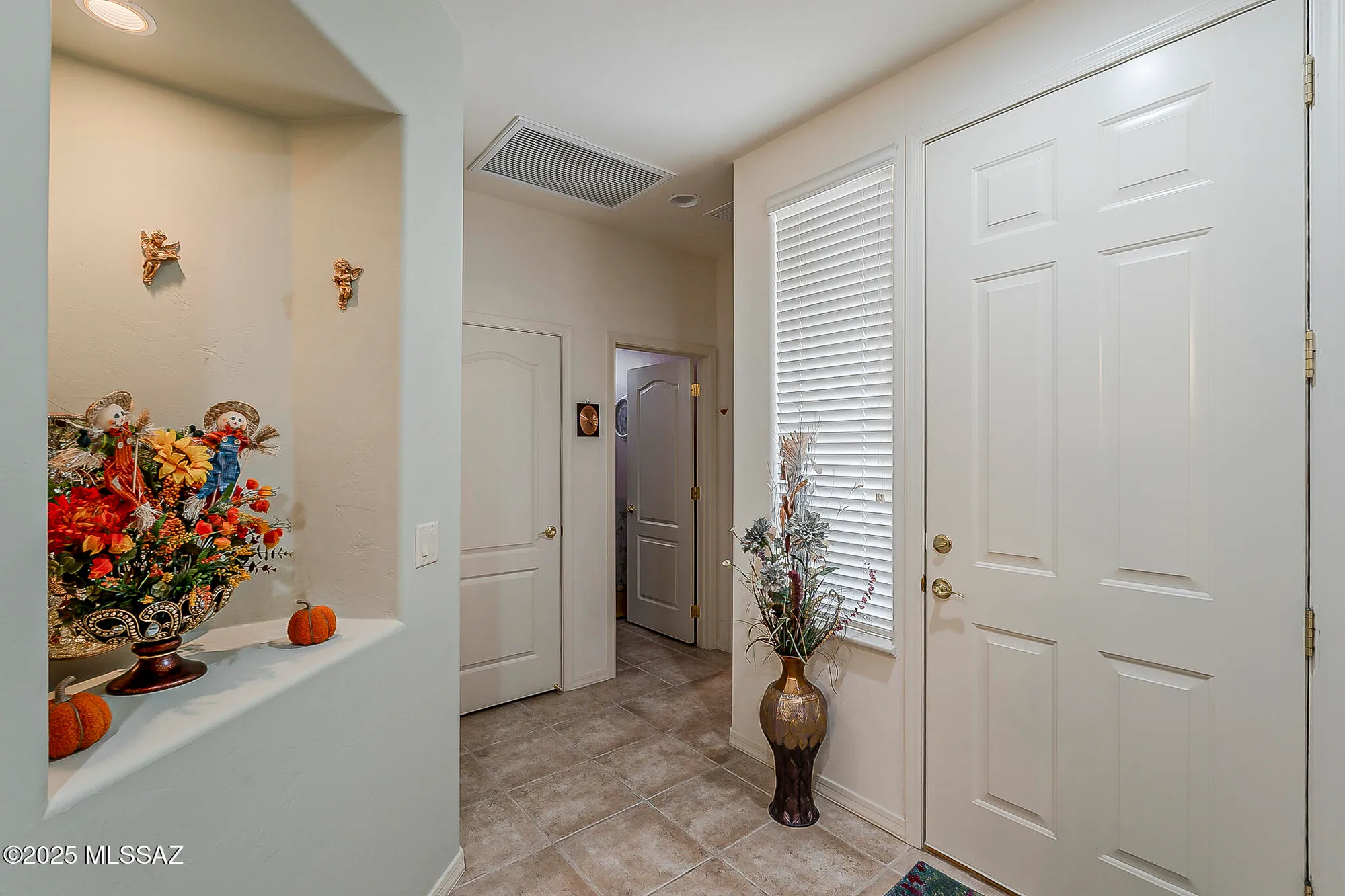 Property Slideshow image 7 of 45 | 490 w moorwood st, Green Valley, AZ, 85614