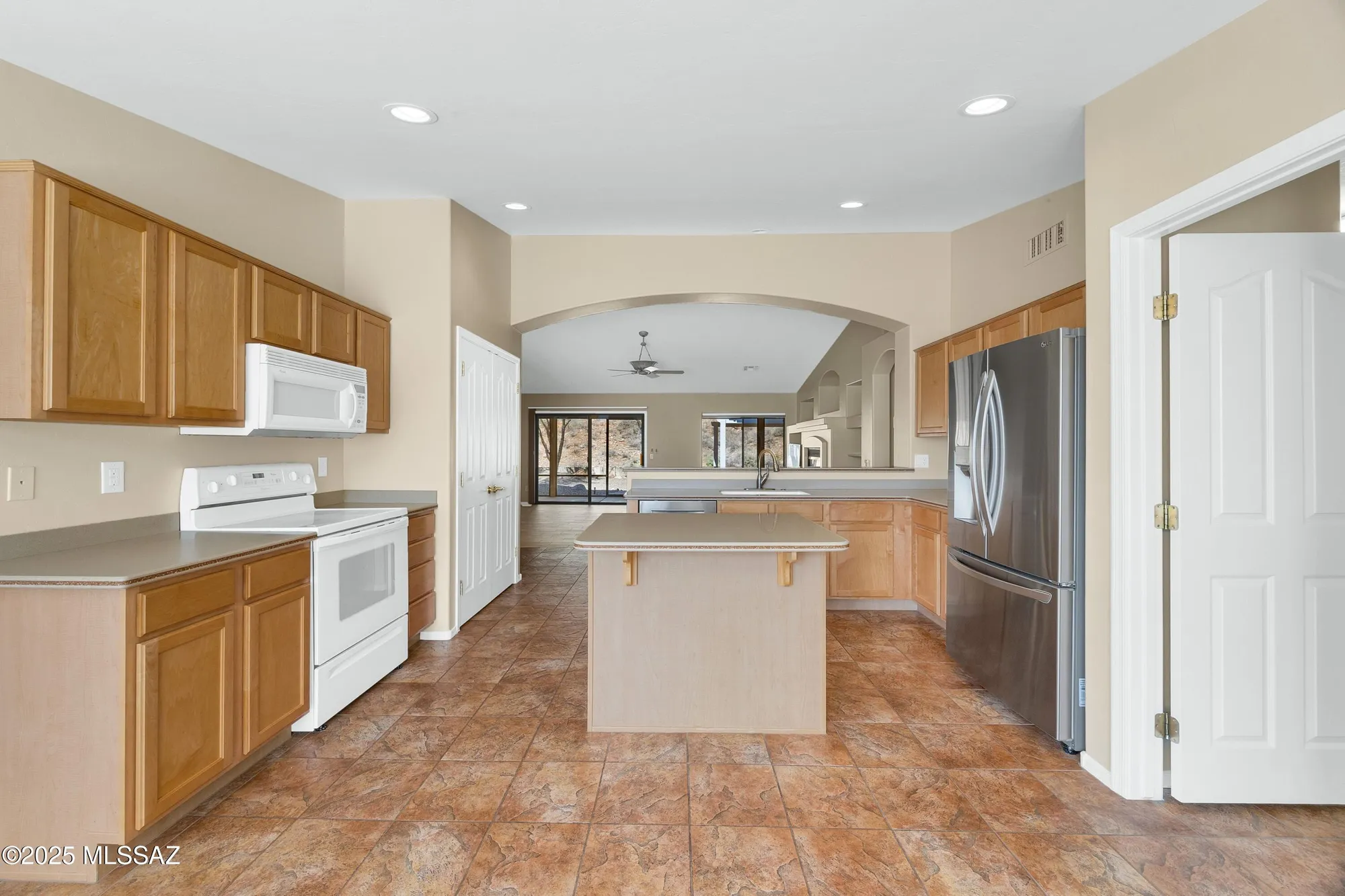 Property Slideshow image 17 of 50 | 38482 s sand crest dr, Saddlebrooke, AZ, 85739