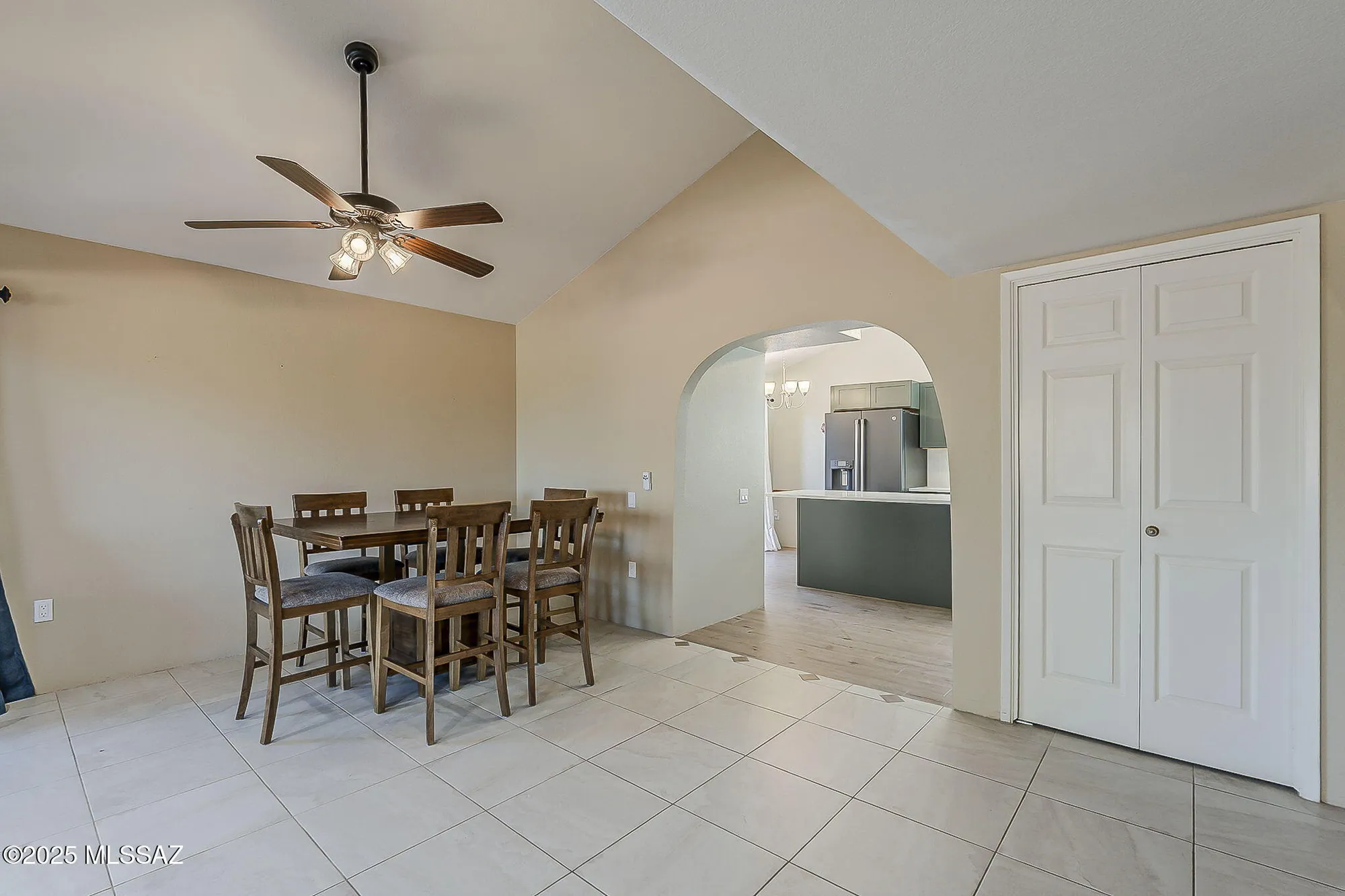 Property Slideshow image 9 of 47 | 924 w desert hills dr, Green Valley, AZ, 85622