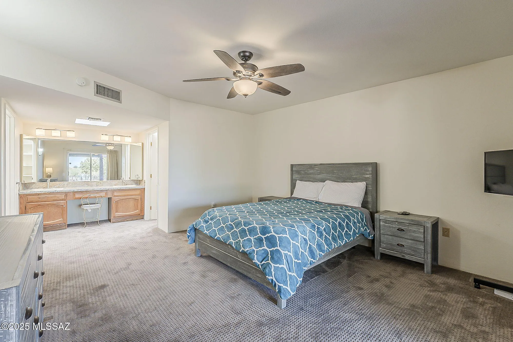 Property Slideshow image 21 of 47 | 924 w desert hills dr, Green Valley, AZ, 85622