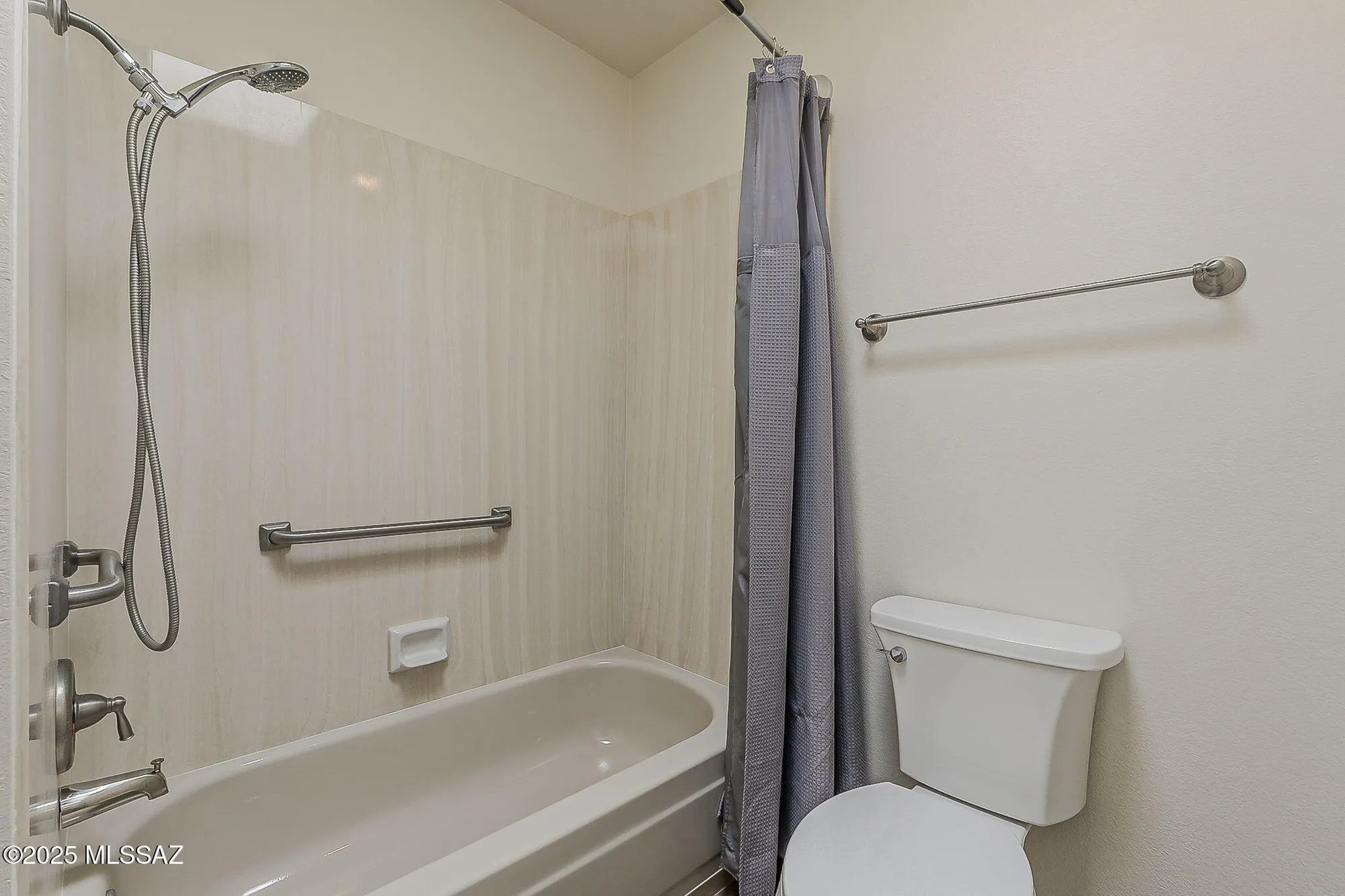 Property Slideshow image 23 of 47 | 924 w desert hills dr, Green Valley, AZ, 85622