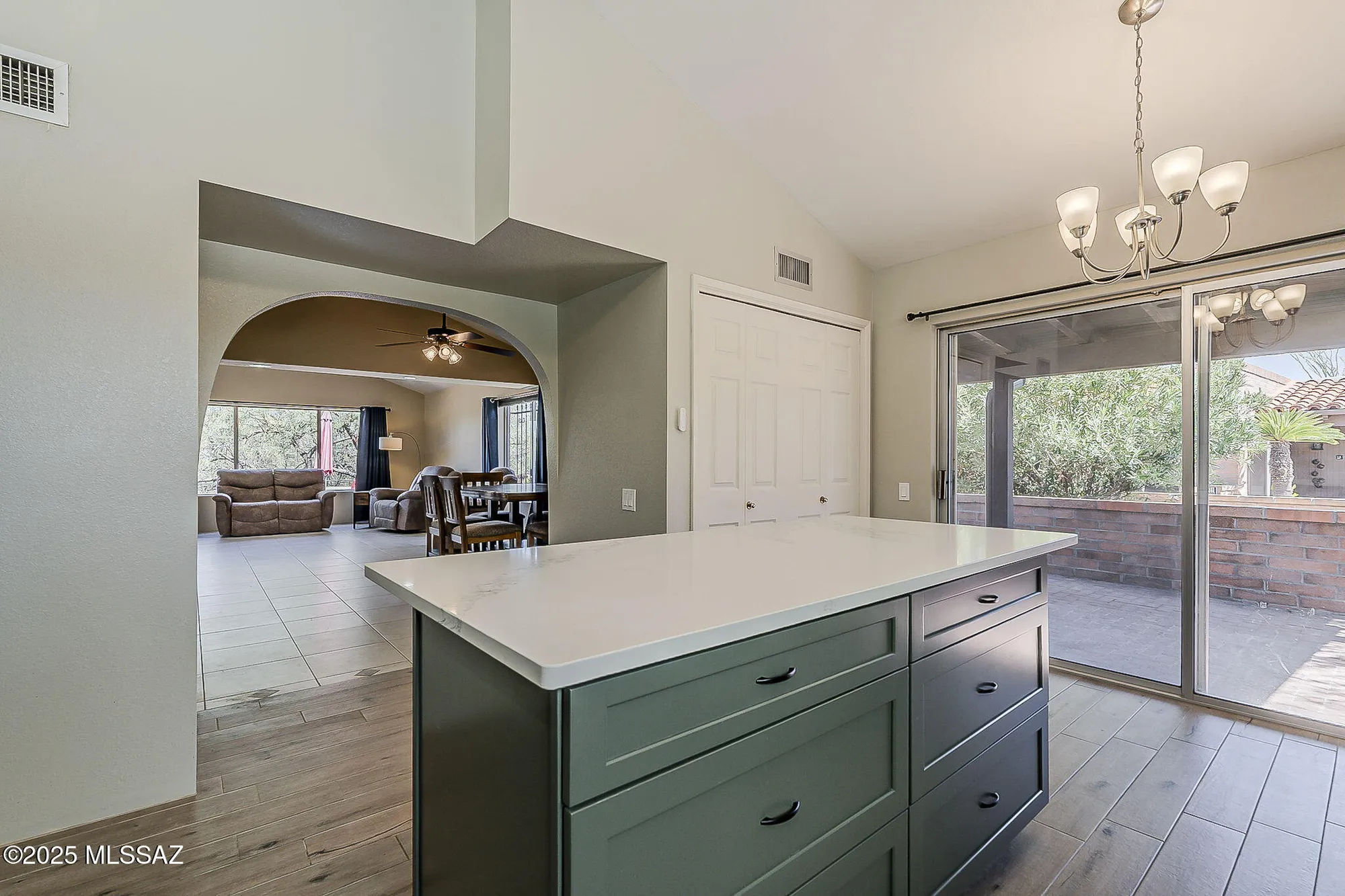 Property Slideshow image 17 of 47 | 924 w desert hills dr, Green Valley, AZ, 85622