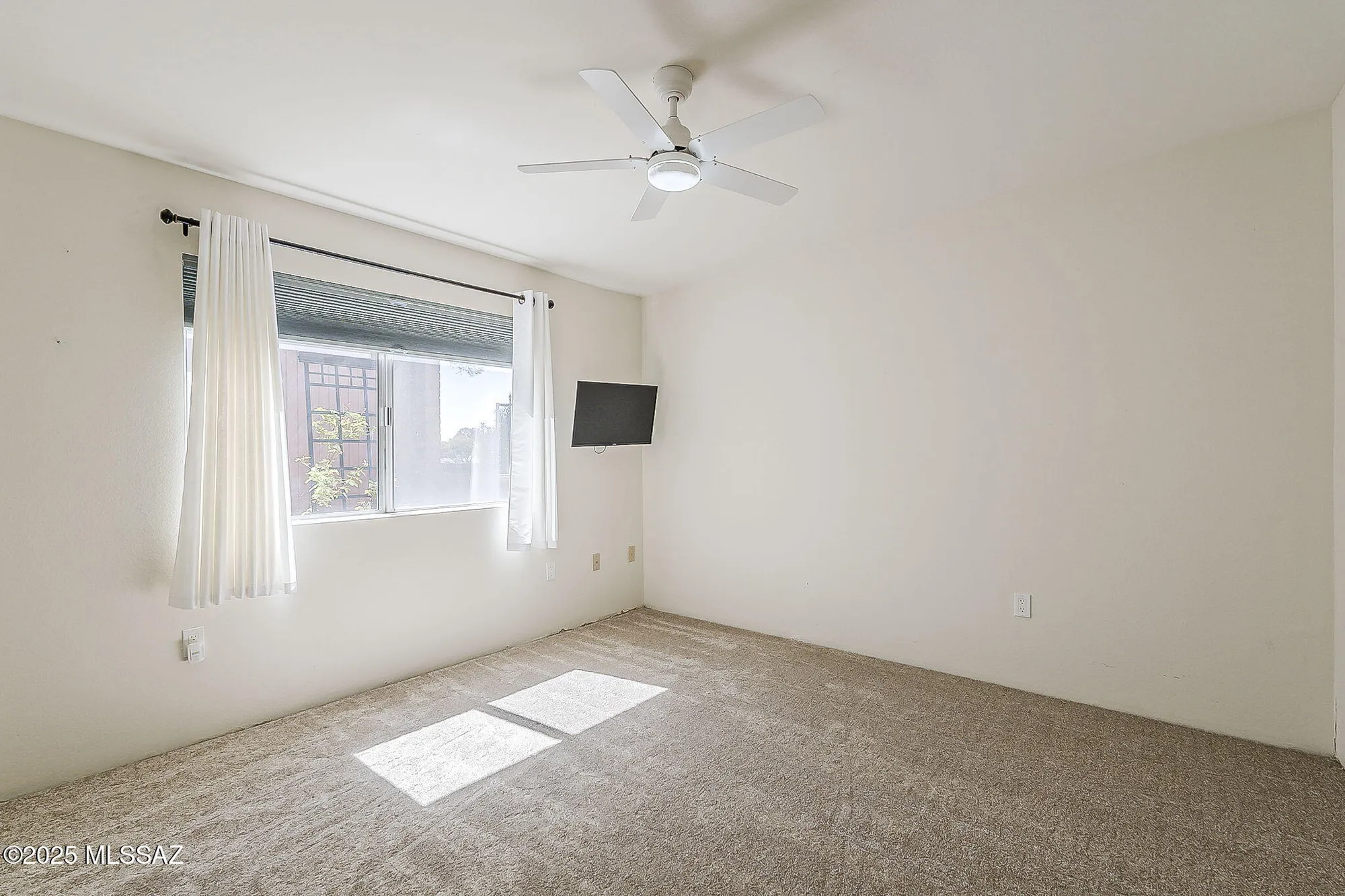 Property Slideshow image 28 of 47 | 924 w desert hills dr, Green Valley, AZ, 85622