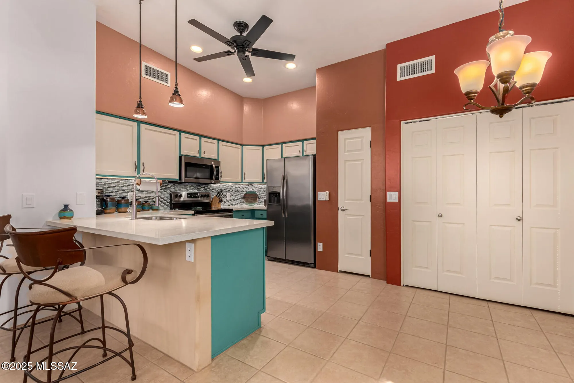 Property Slideshow image 7 of 41 | 2424 w via di silvio, Tucson, AZ, 85741