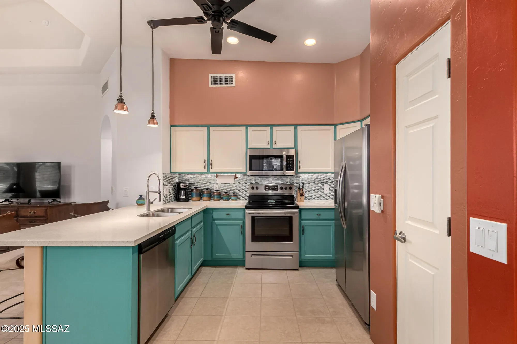 Property Slideshow image 9 of 41 | 2424 w via di silvio, Tucson, AZ, 85741