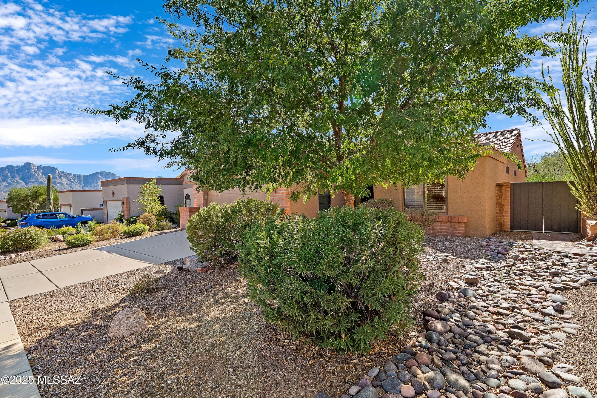 Property Slideshow image 4 of 49 | 14331 n copperstone dr, Oro Valley, AZ, 85755