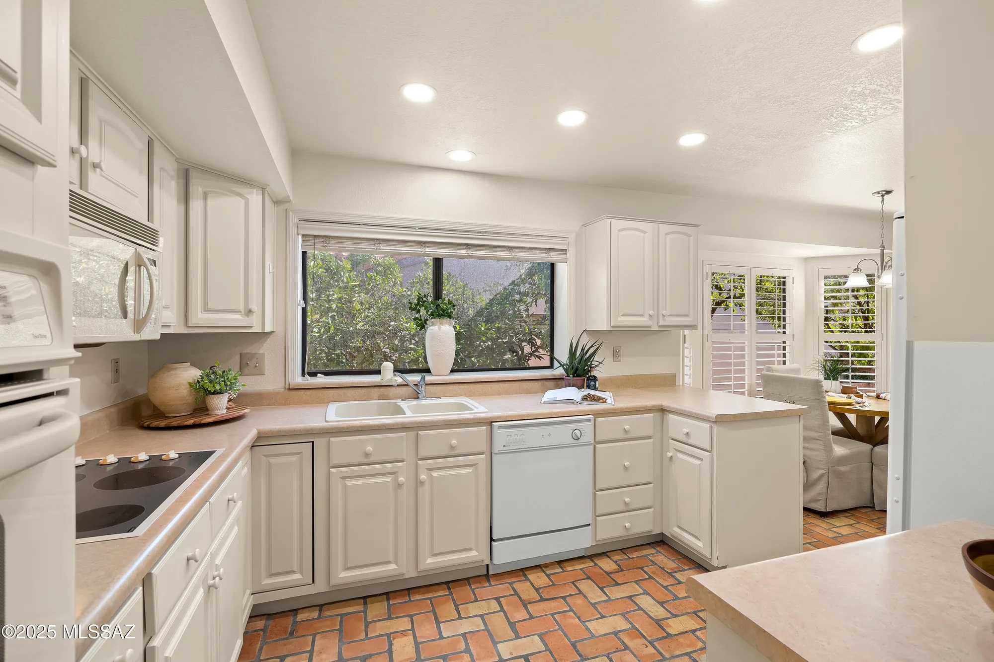 Property Slideshow image 13 of 49 | 14331 n copperstone dr, Oro Valley, AZ, 85755