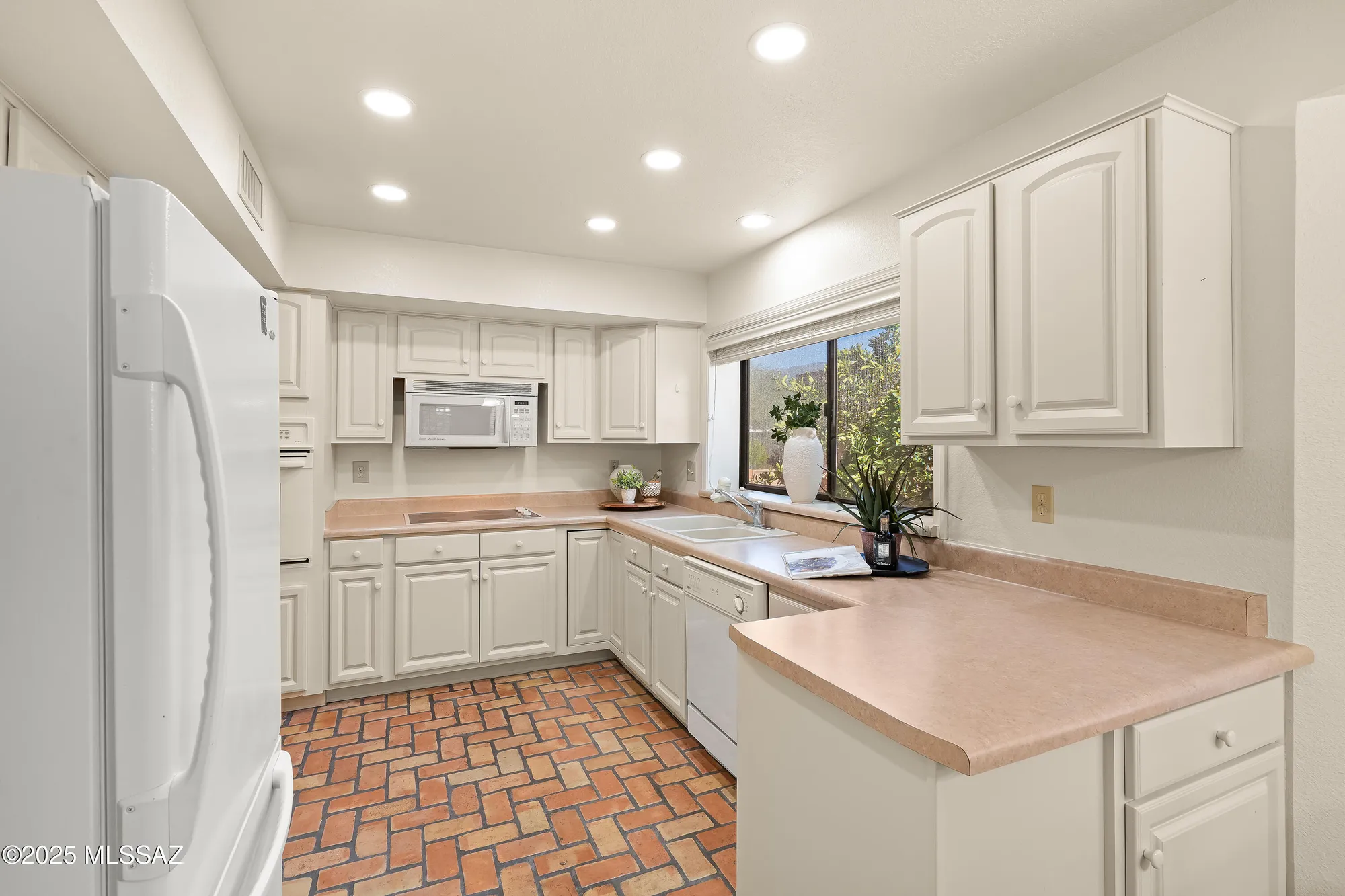 Property Slideshow image 12 of 49 | 14331 n copperstone dr, Oro Valley, AZ, 85755