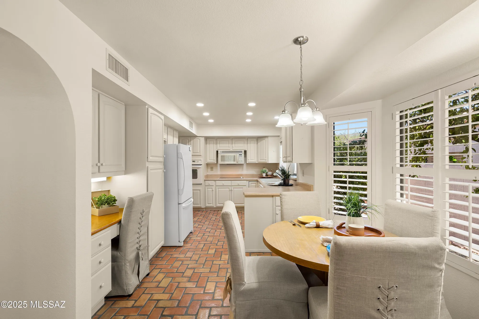 Property Slideshow image 11 of 49 | 14331 n copperstone dr, Oro Valley, AZ, 85755