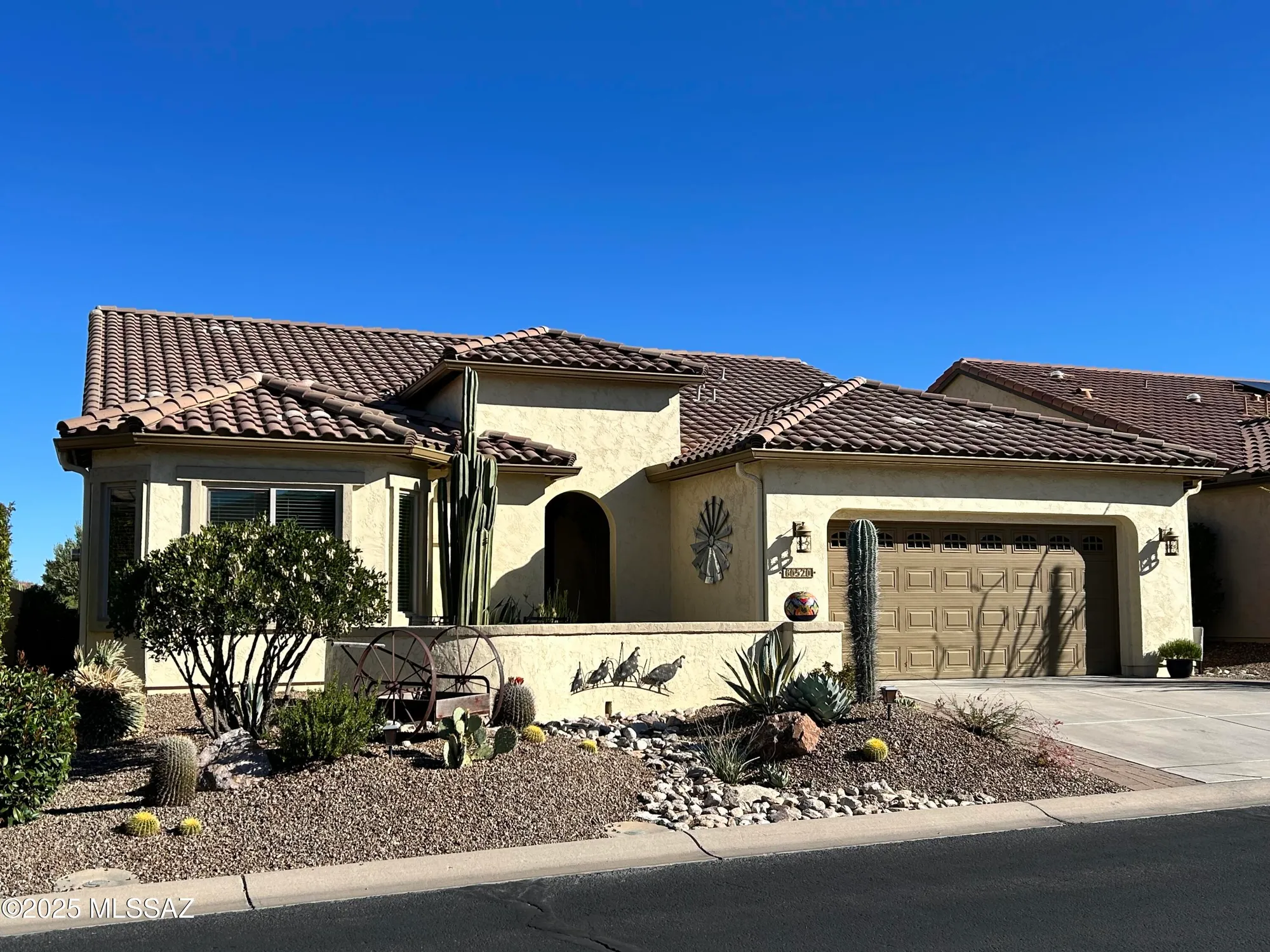 Property Slideshow image 1 of 47 | 60520 e arroyo vista dr, Oracle, AZ, 85623