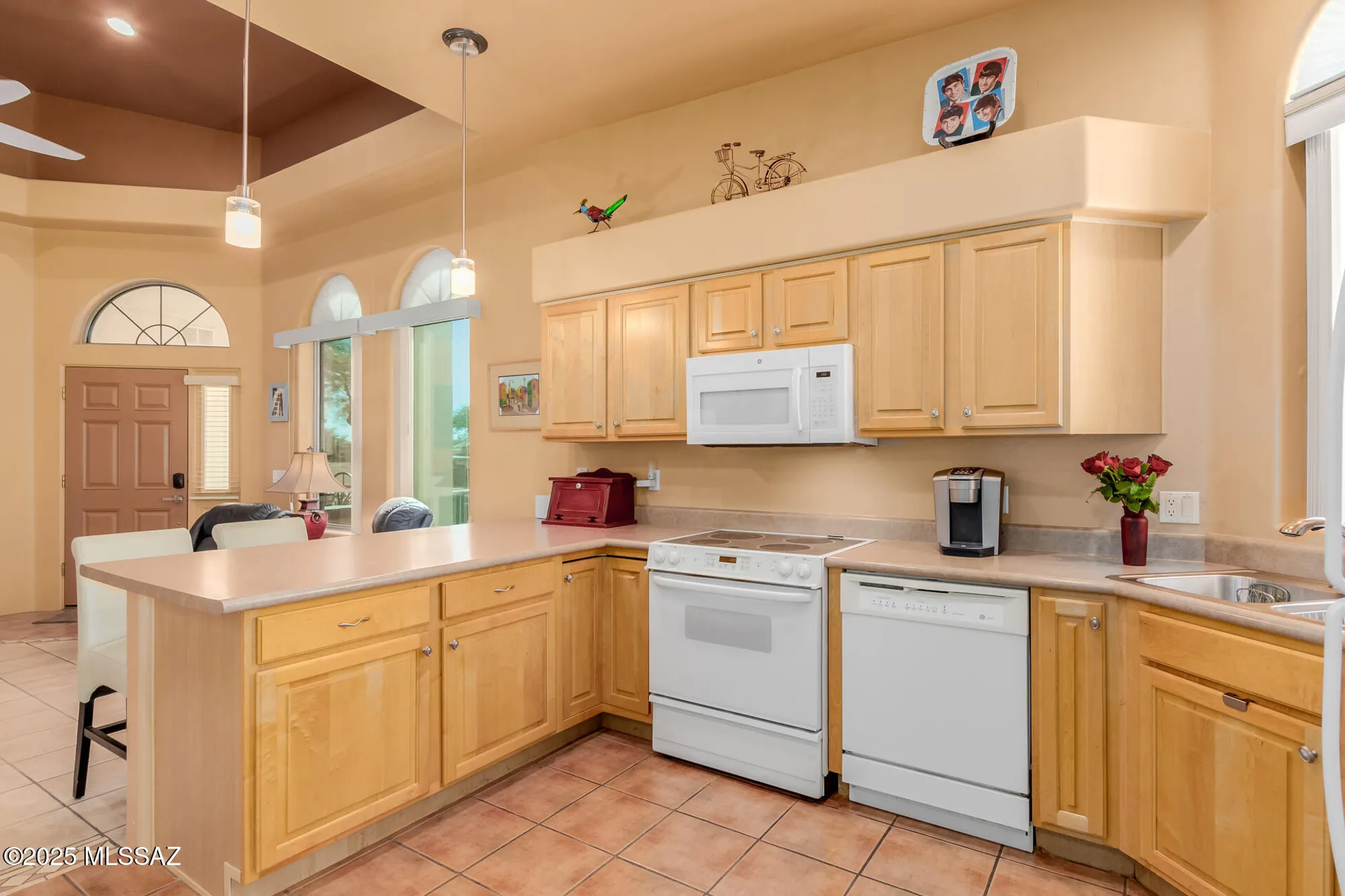 Property Slideshow image 11 of 38 | 2406 w via di silvio, Tucson, AZ, 85741