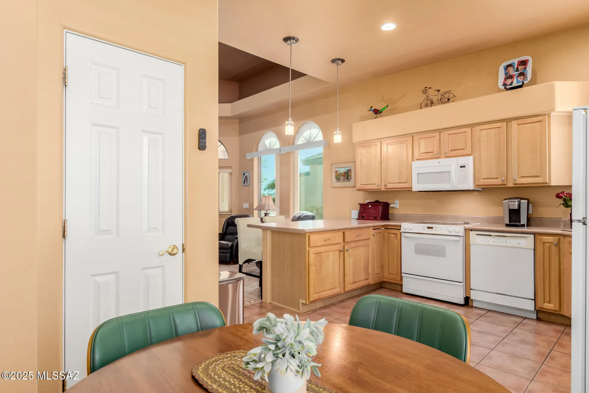 Property Slideshow image 12 of 38 | 2406 w via di silvio, Tucson, AZ, 85741