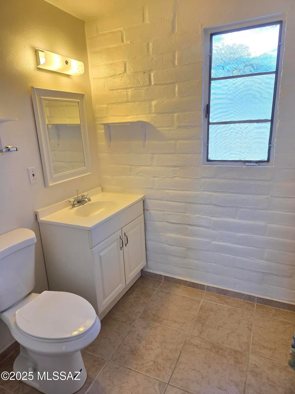 Property Slideshow image 9 of 12 | 484 s la canada dr b, Green Valley, AZ, 85614