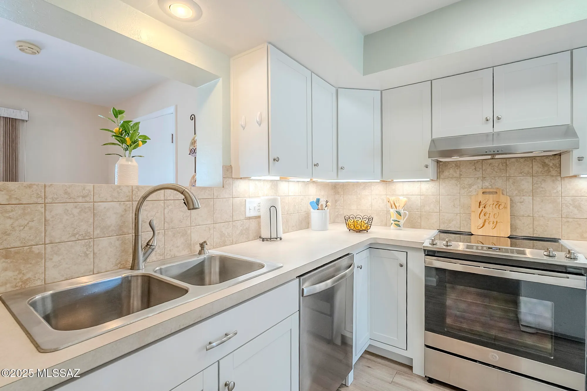 Property Slideshow image 12 of 28 | 236 e paseo churea, Green Valley, AZ, 85614