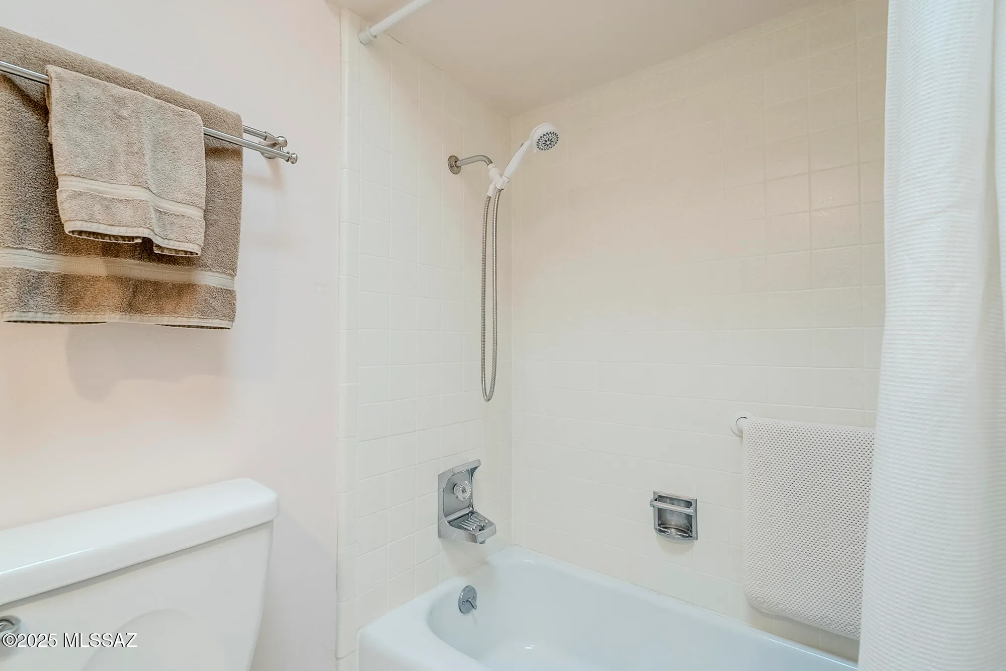 Property Slideshow image 15 of 28 | 236 e paseo churea, Green Valley, AZ, 85614