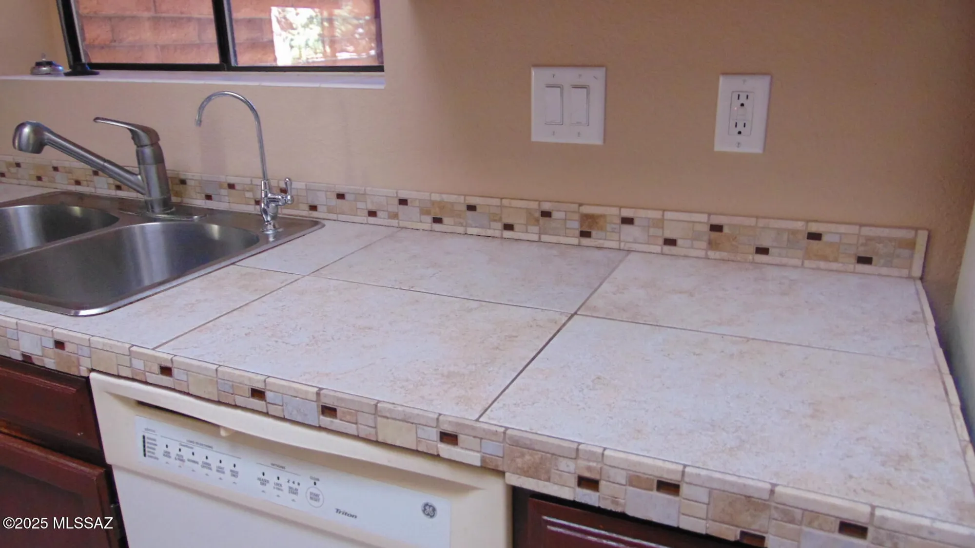 Property Slideshow image 4 of 28 | 1592 w agave ln, Green Valley, AZ, 85622