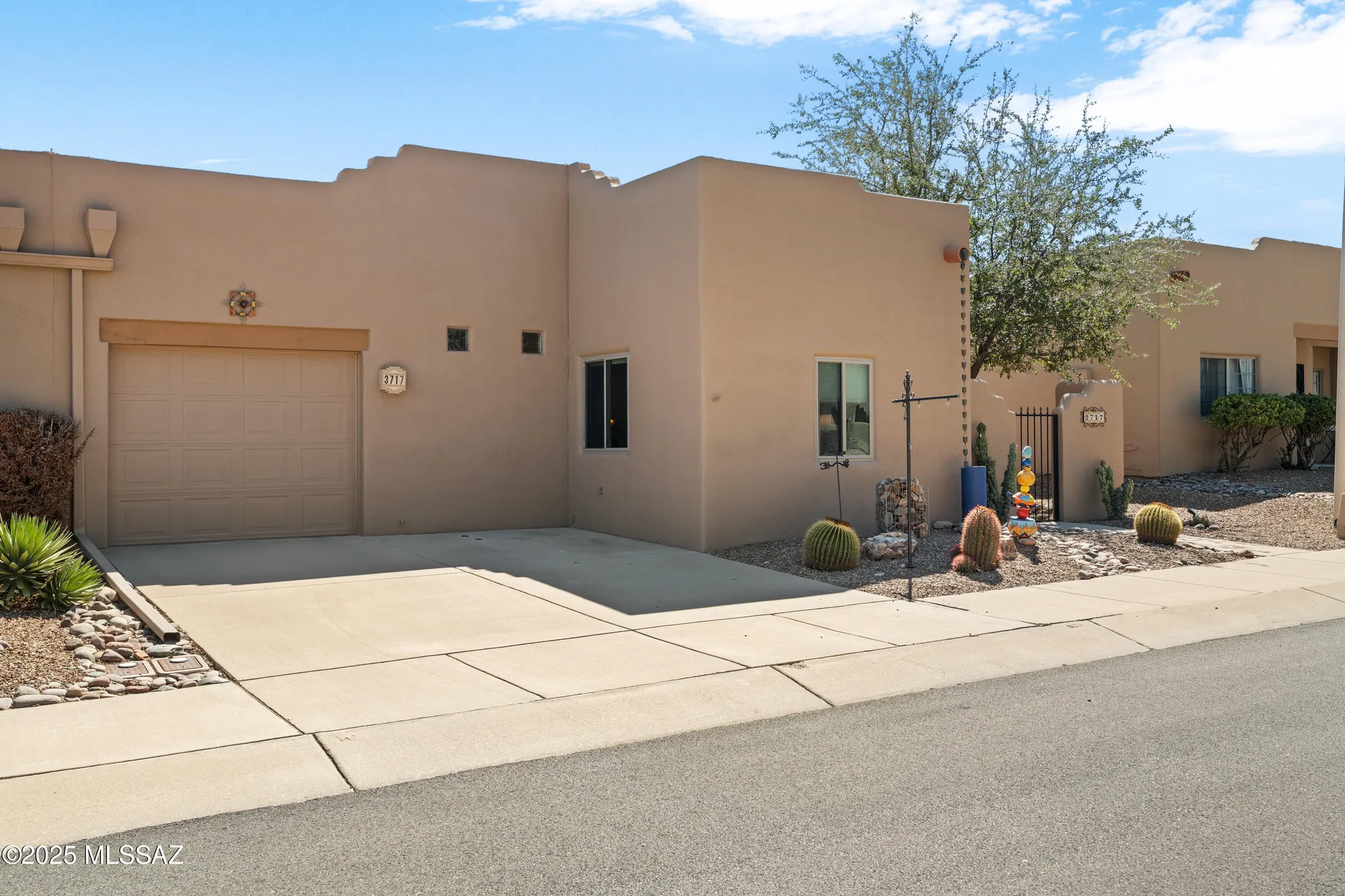 Property Slideshow image 2 of 39 | 3717 s camino del cefiro, Green Valley, AZ, 85614