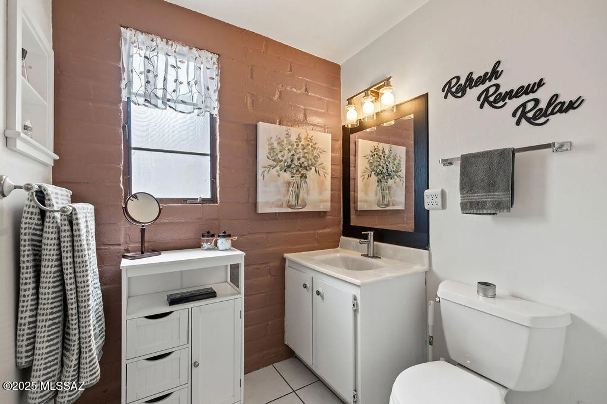 Property Slideshow image 8 of 14 | 341 w camino penasco a, Green Valley, AZ, 85614