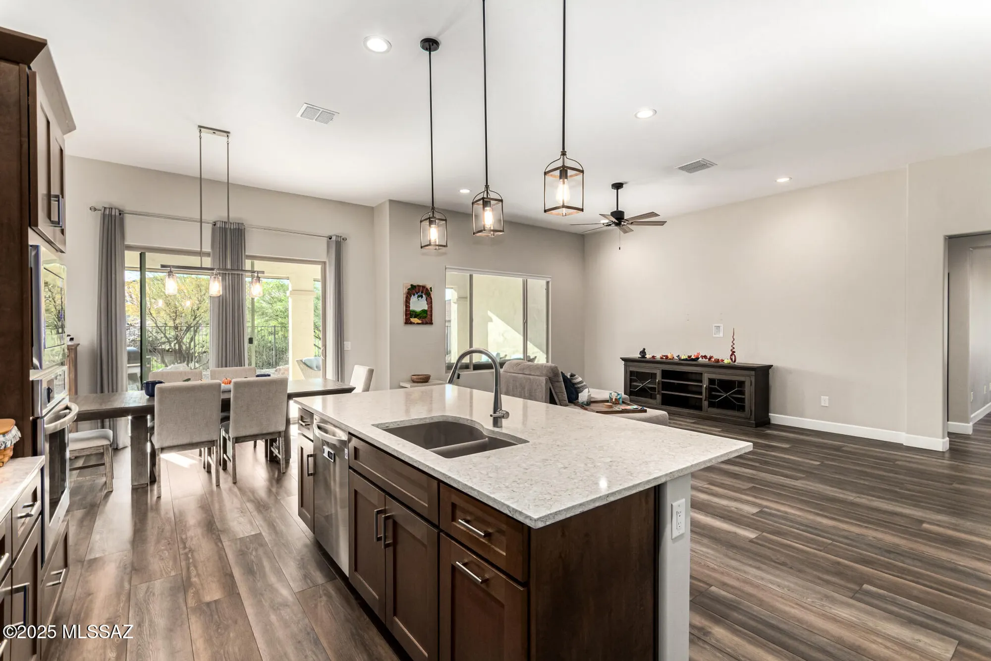 Property Slideshow image 19 of 51 | 30970 s obsidian dr, Oracle, AZ, 85623