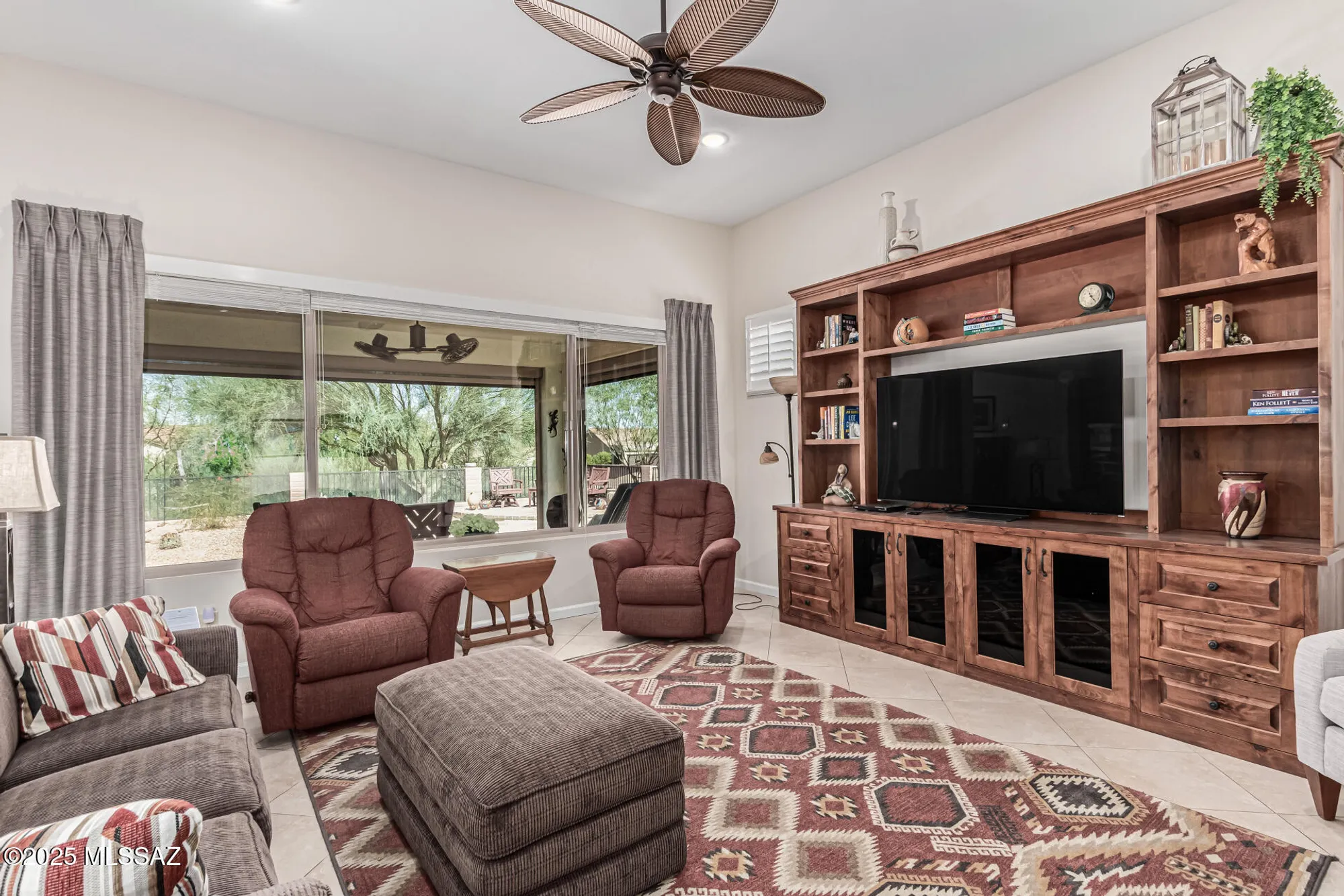 Property Slideshow image 8 of 44 | 2551 e canyon crossing dr, Green Valley, AZ, 85614