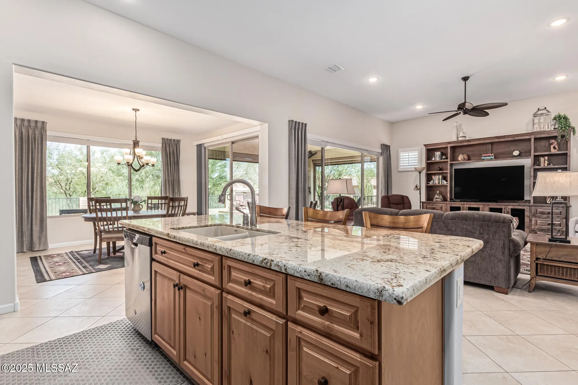 Property Slideshow image 17 of 44 | 2551 e canyon crossing dr, Green Valley, AZ, 85614