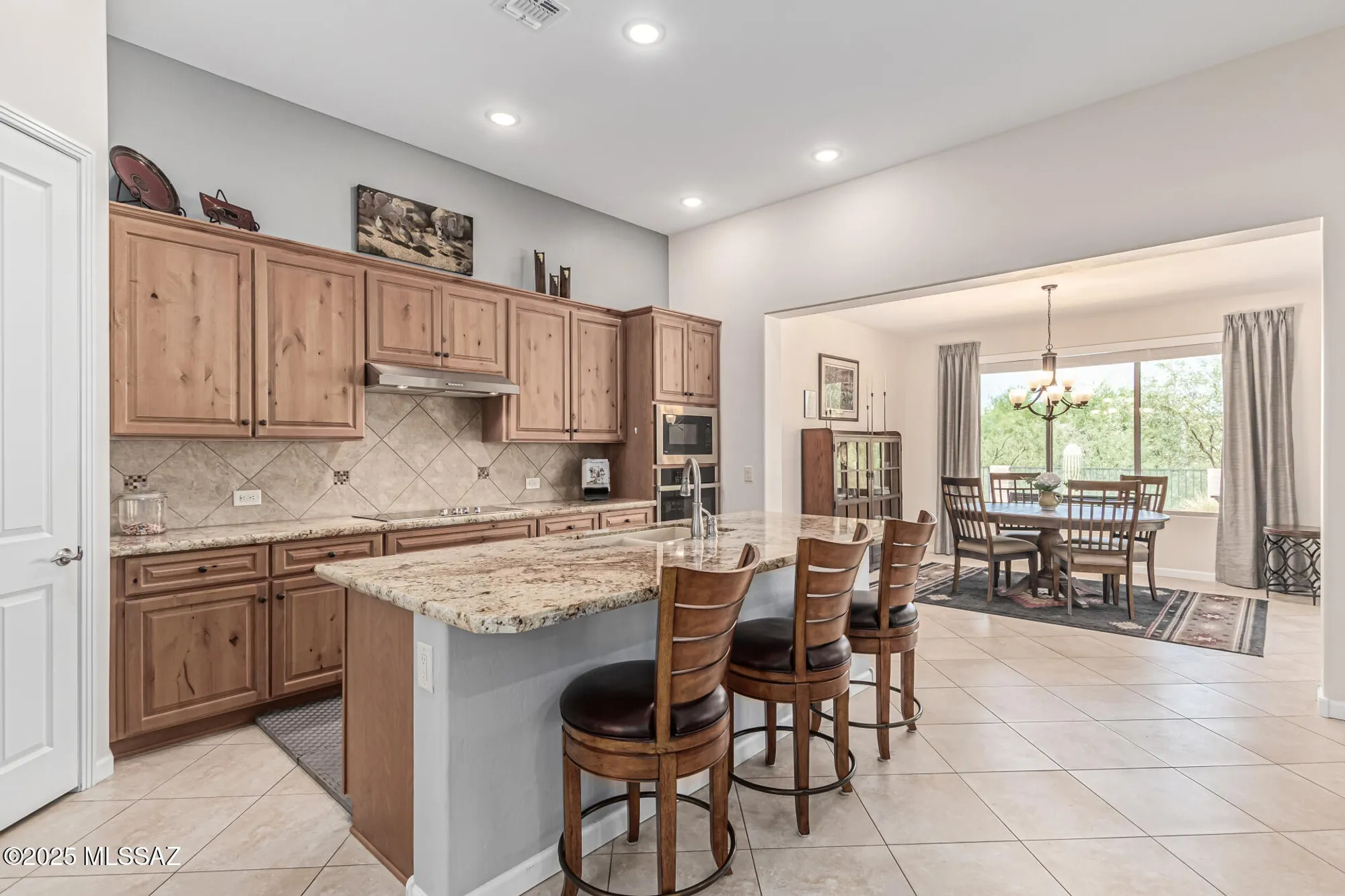 Property Slideshow image 14 of 44 | 2551 e canyon crossing dr, Green Valley, AZ, 85614