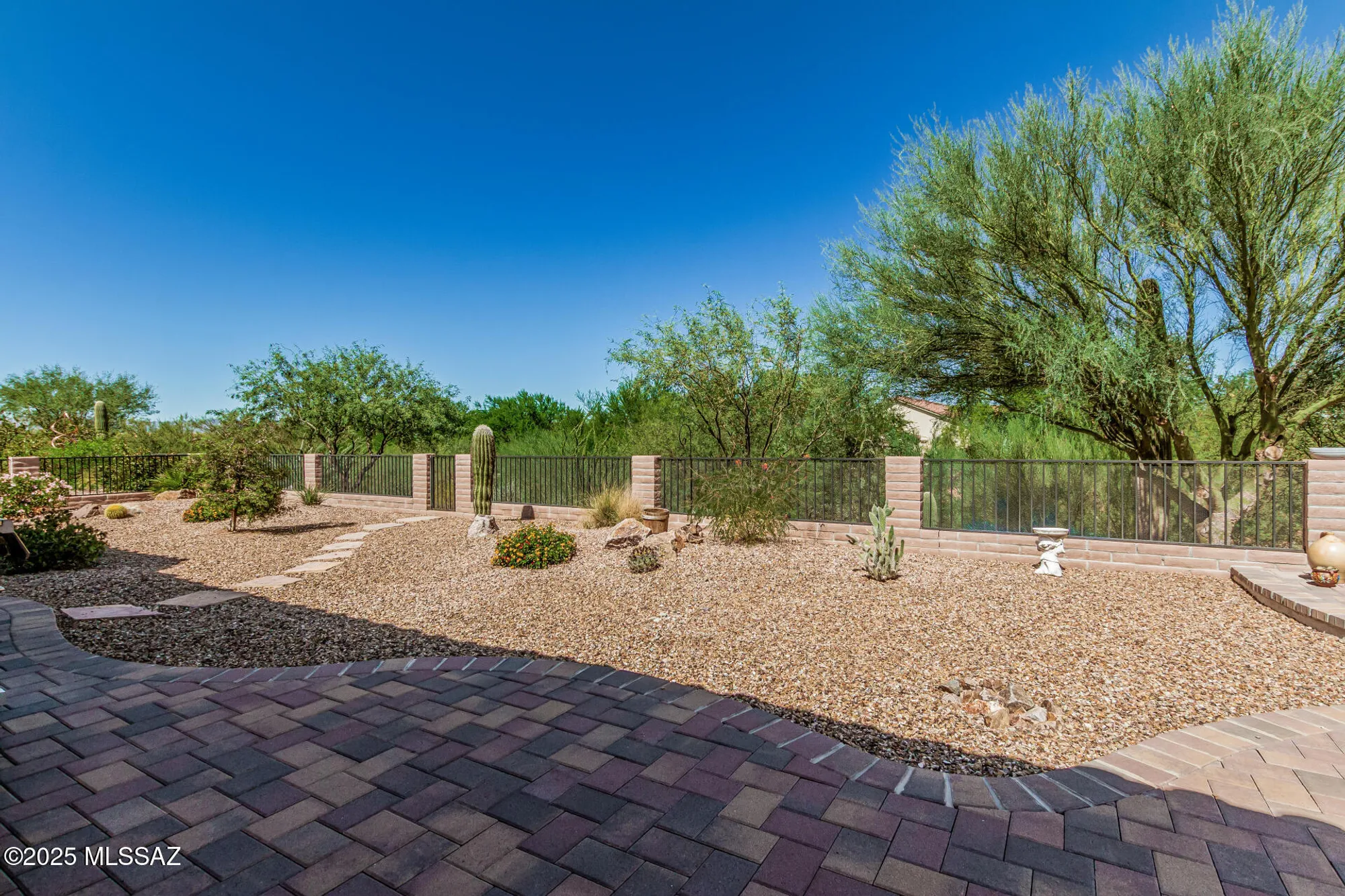 Property Slideshow image 36 of 44 | 2551 e canyon crossing dr, Green Valley, AZ, 85614