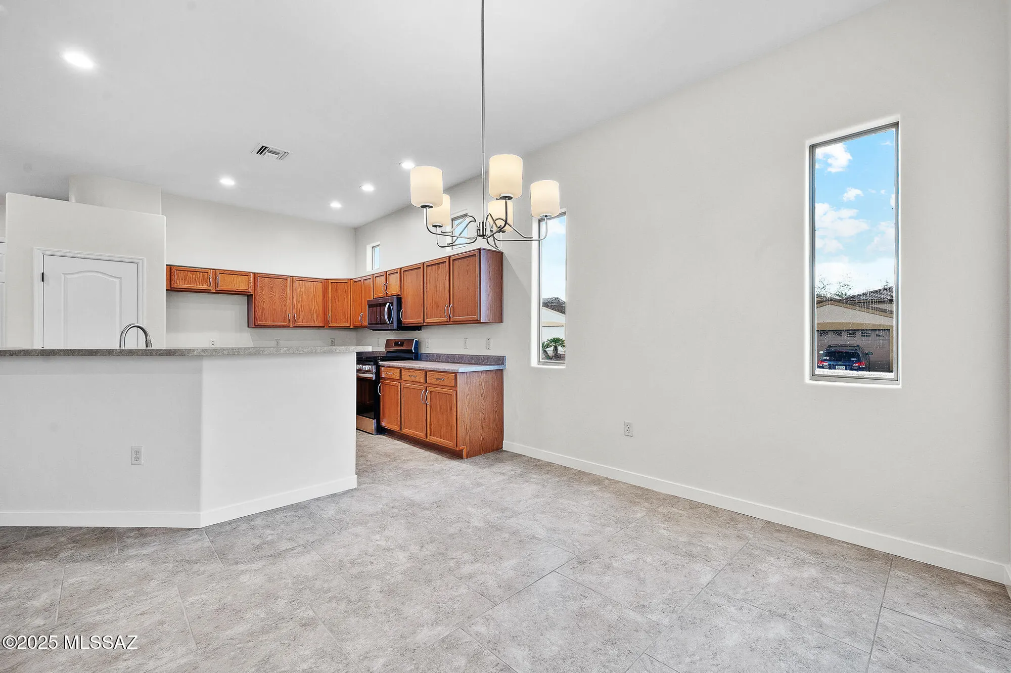 Property Slideshow image 10 of 30 | 88 n kokomo dr, Green Valley, AZ, 85614