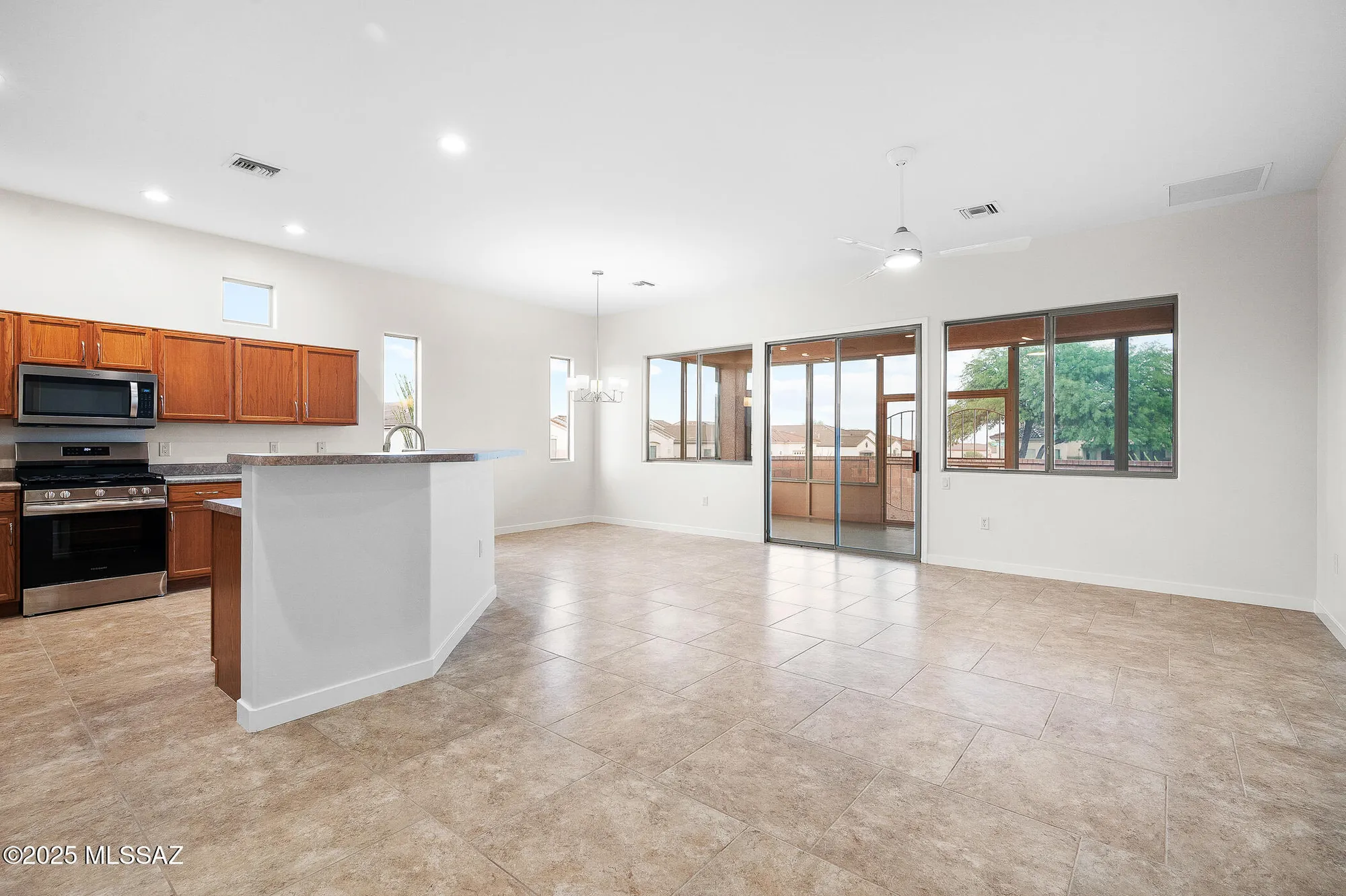 Property Slideshow image 4 of 30 | 88 n kokomo dr, Green Valley, AZ, 85614