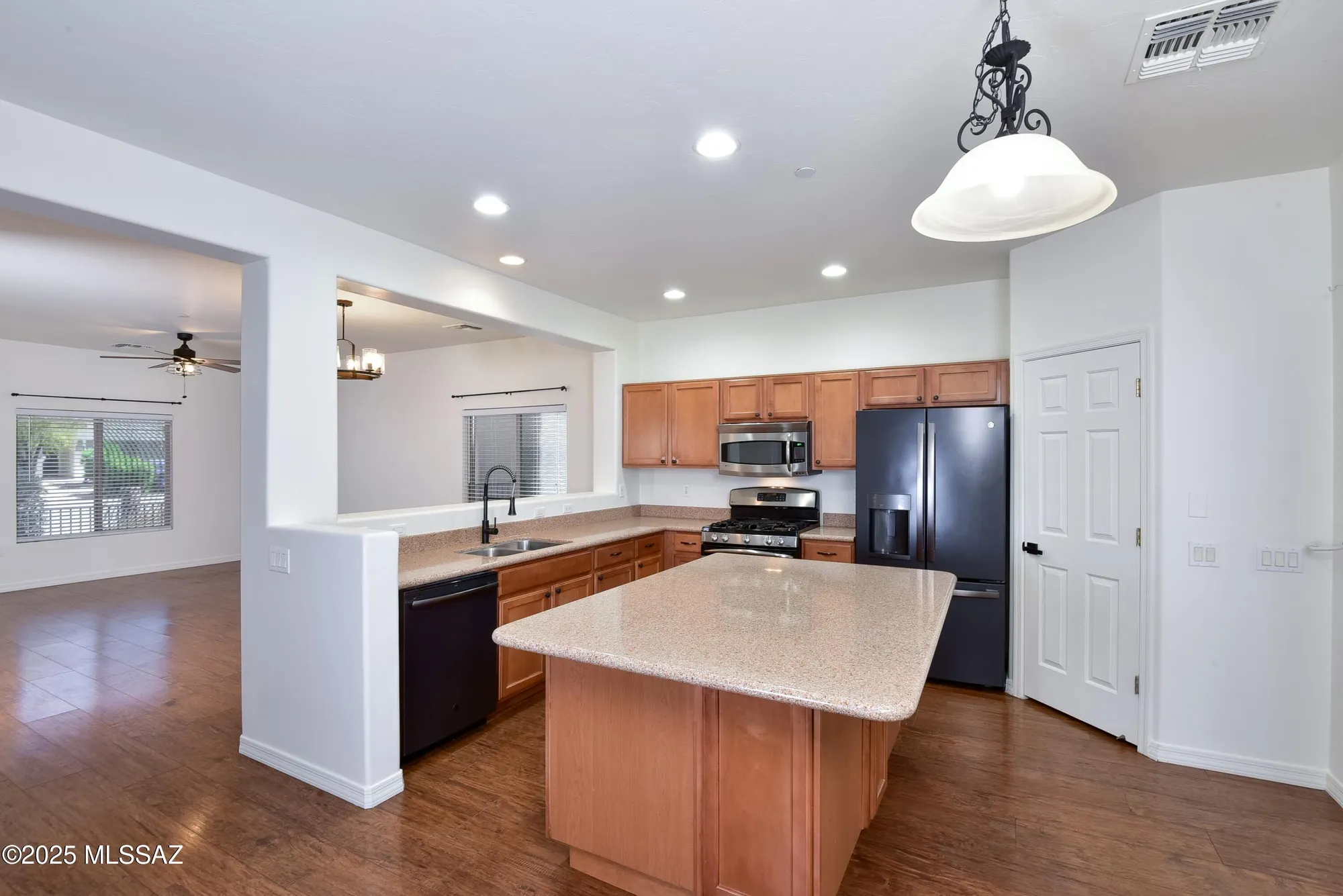 Property Slideshow image 8 of 22 | 14292 s via trujal, Sahuarita, AZ, 85629