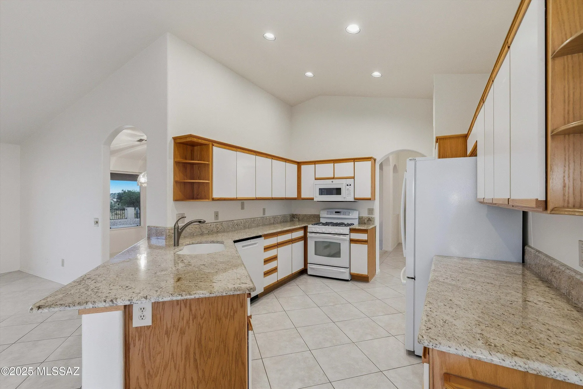 Property Slideshow image 10 of 49 | 64235 e greenbelt ln, Saddlebrooke, AZ, 85739