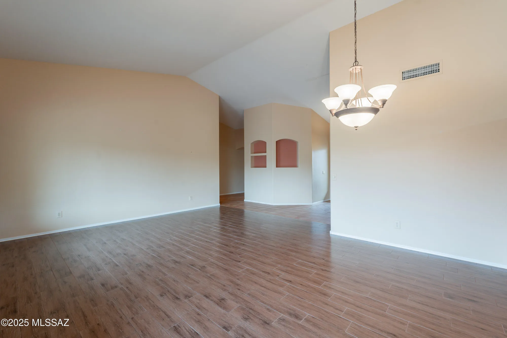 Property Slideshow image 12 of 42 | 37530 s ocotillo canyon dr, Saddlebrooke, AZ, 85739